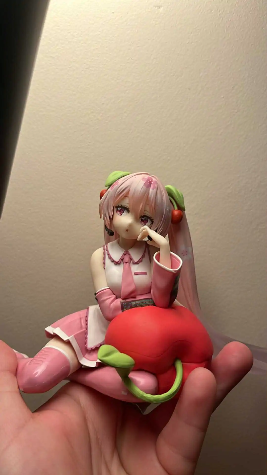 Hatsune Miku Statuie PVC Figurina Drăguță Desktop Sakura Miku Cherry Perna Ver. 13 cm poza produsului