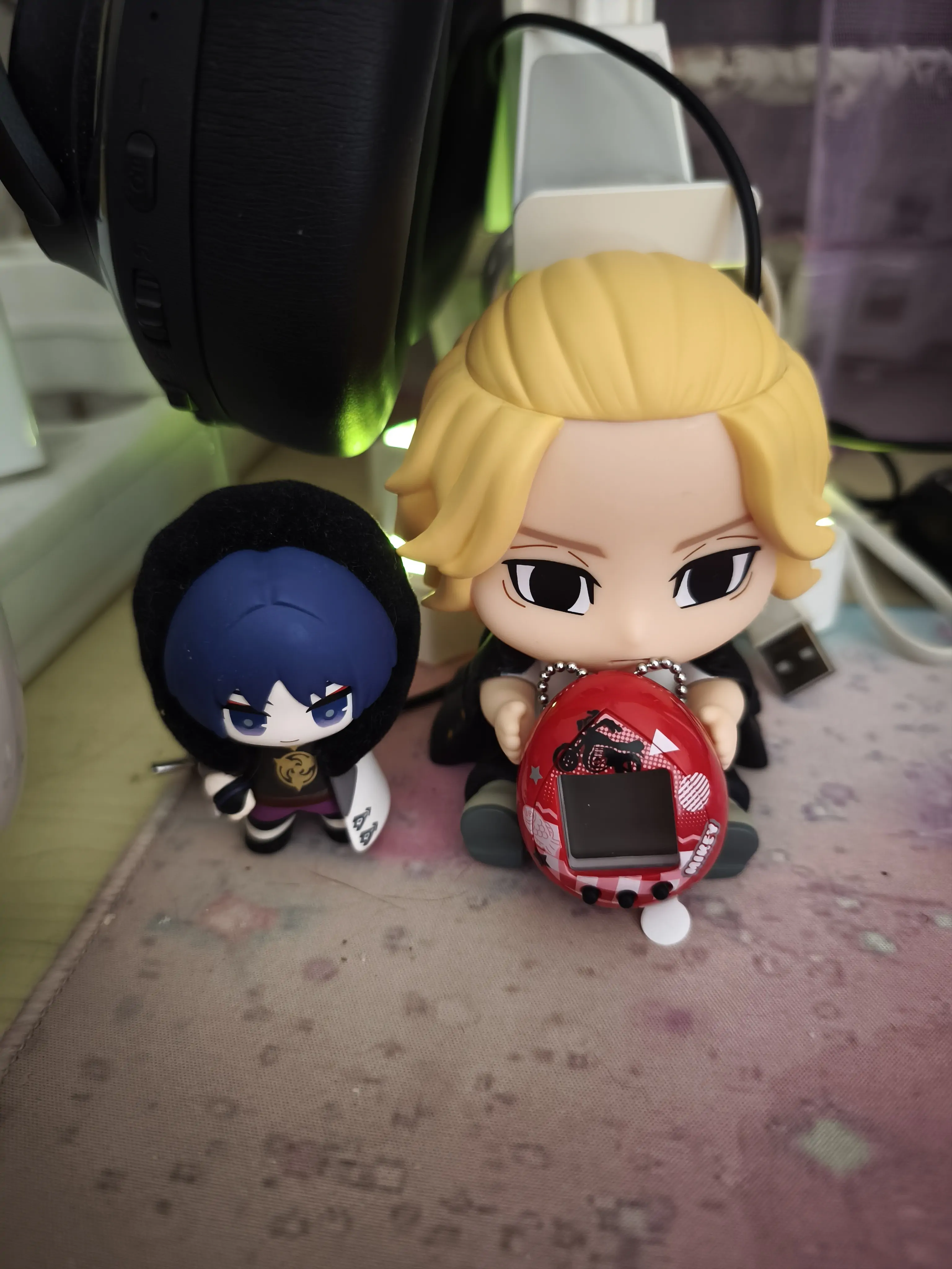 Tokyo Revengers Hugmy Tamagotchi + figurină de suport Manjiro poza produsului