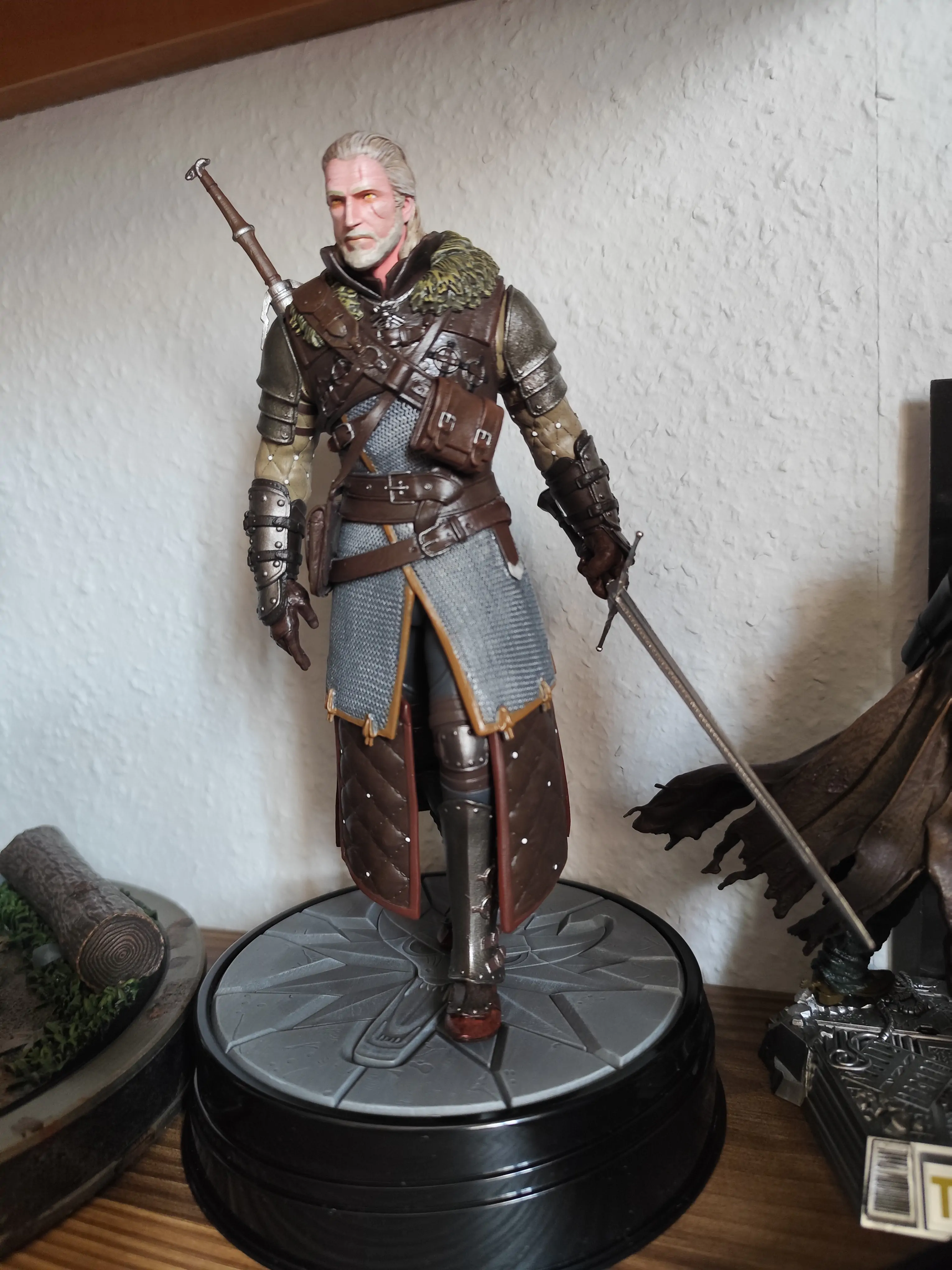 Statuie PVC Witcher 3 Wild Hunt Geralt Mare Maestru Ursine 24 cm poza produsului