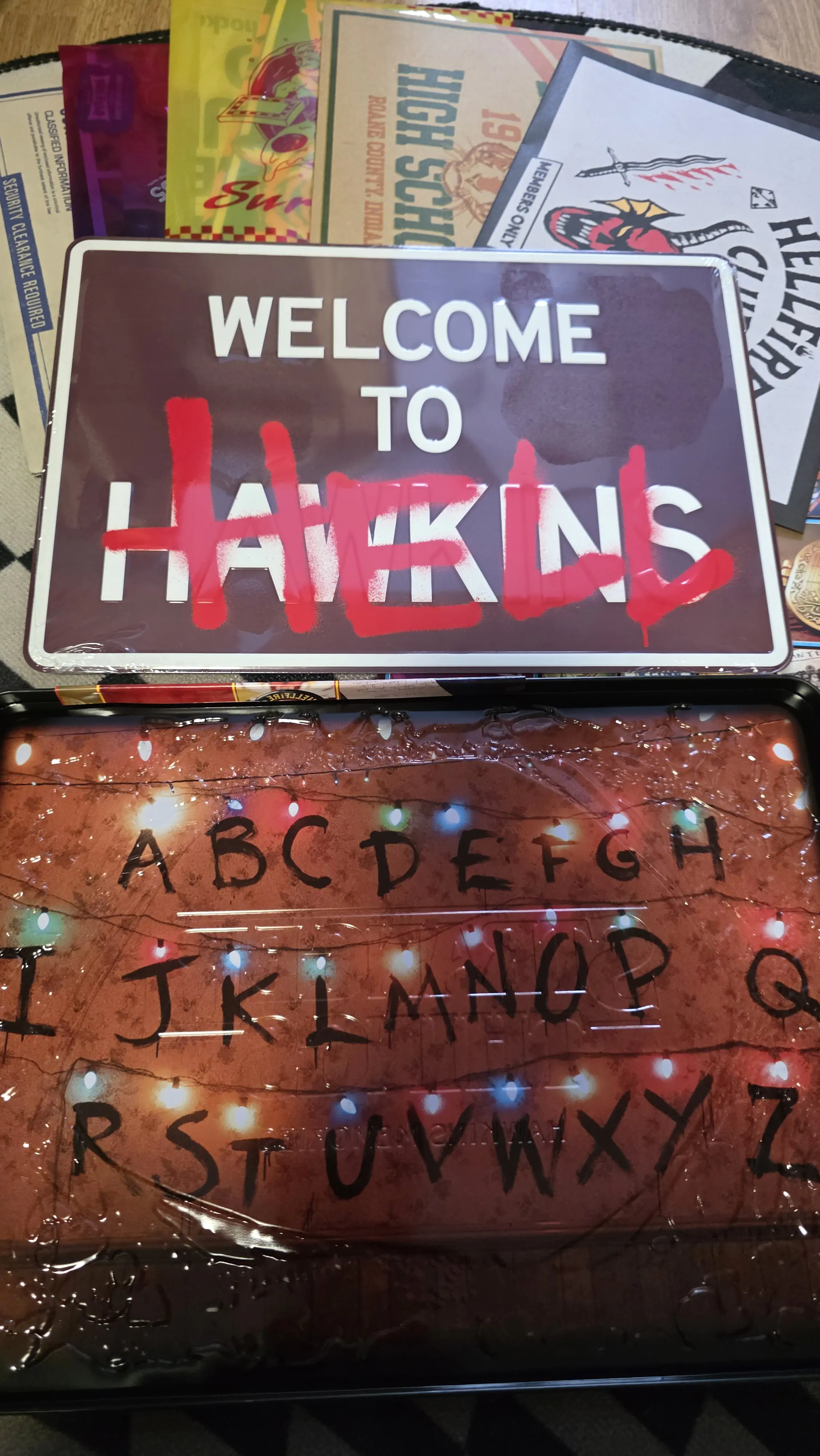 Stranger Things Hawkins Memories Kit Cursă Vecnas Limited Edition poza produsului