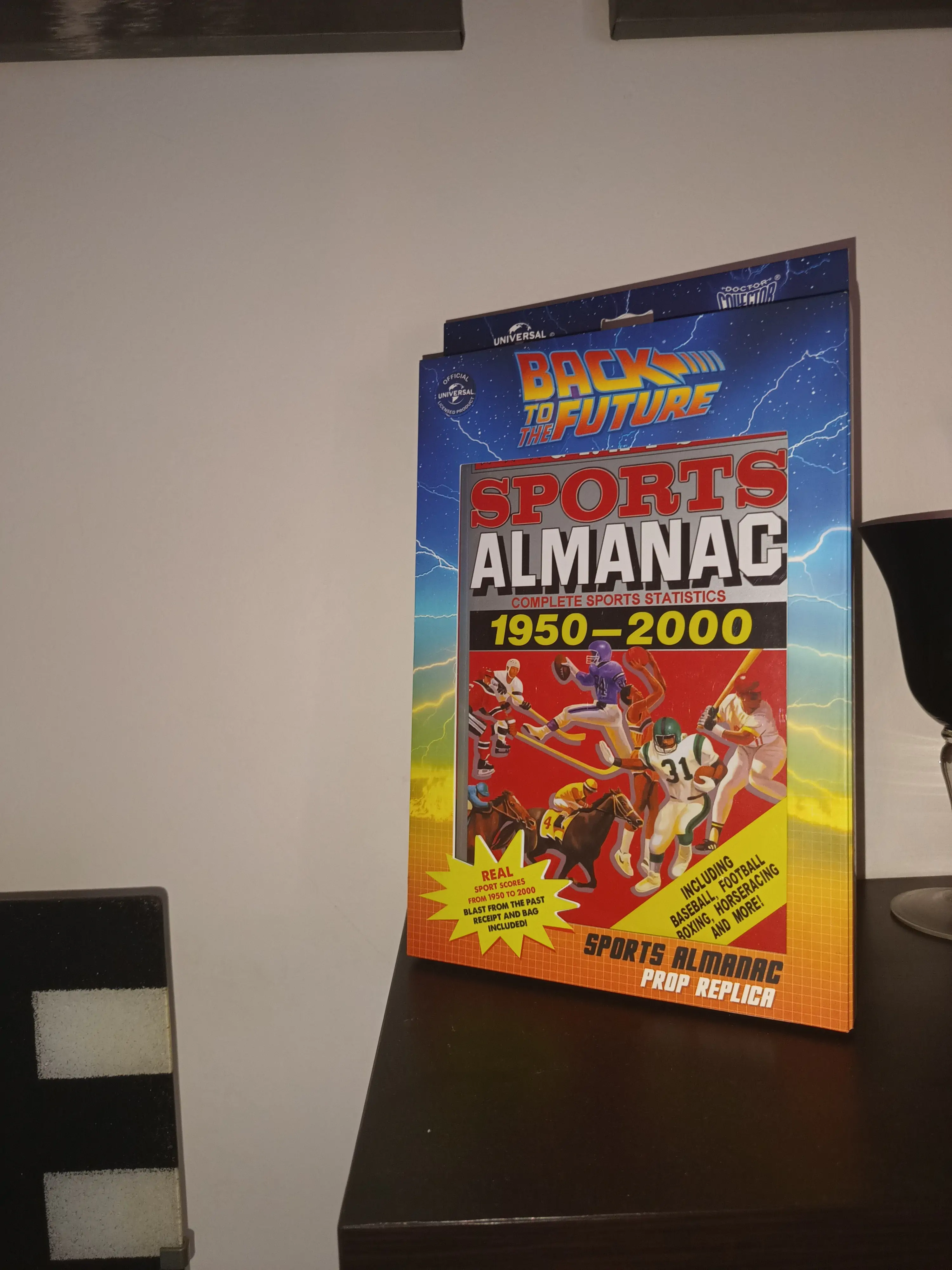 Back To The Future Prop Replica 1/1 Almanah Sportiv poza produsului