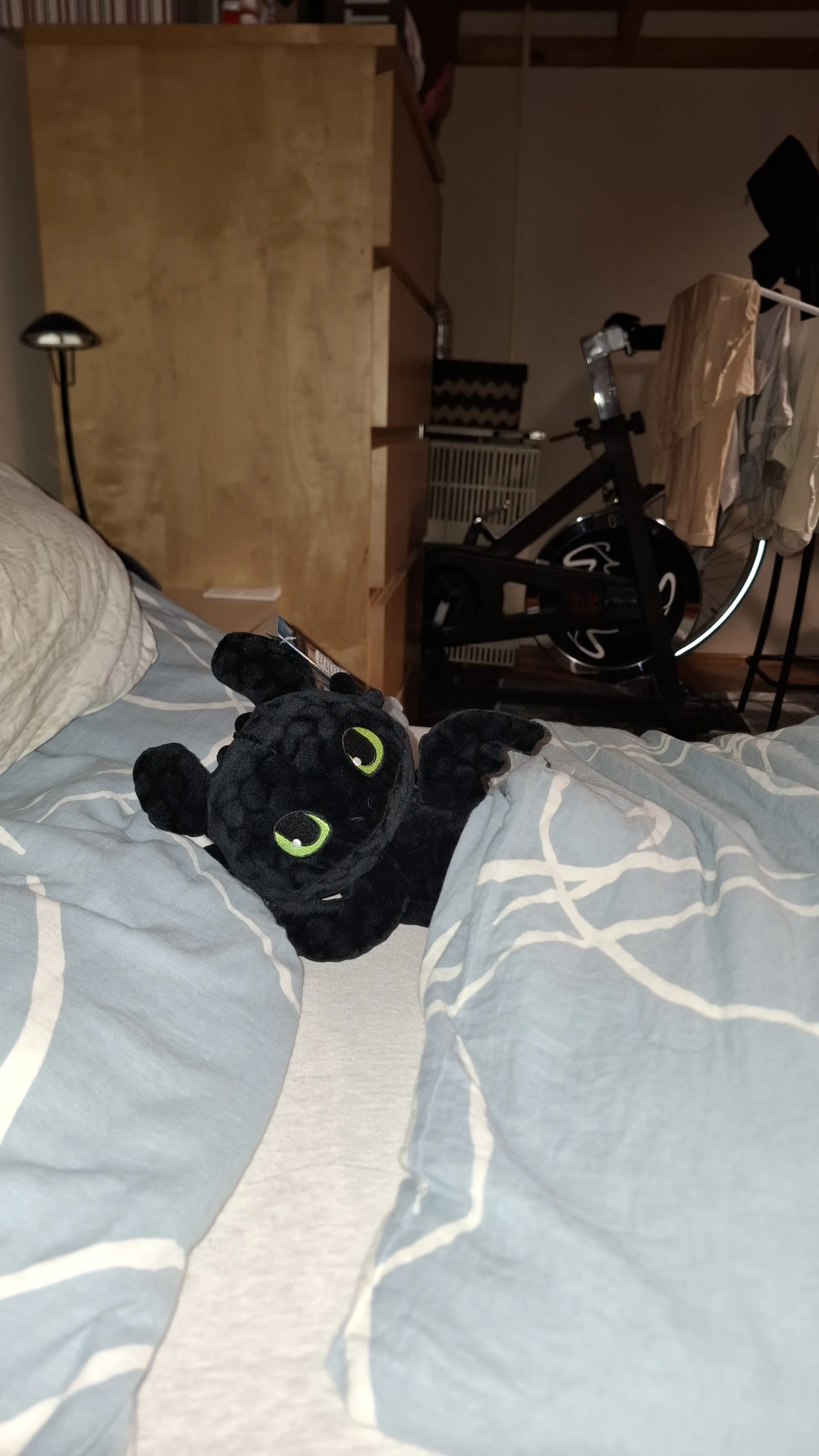 Figurină de pluș How to Train Your Dragon Toothless Lying Version 30 cm poza produsului