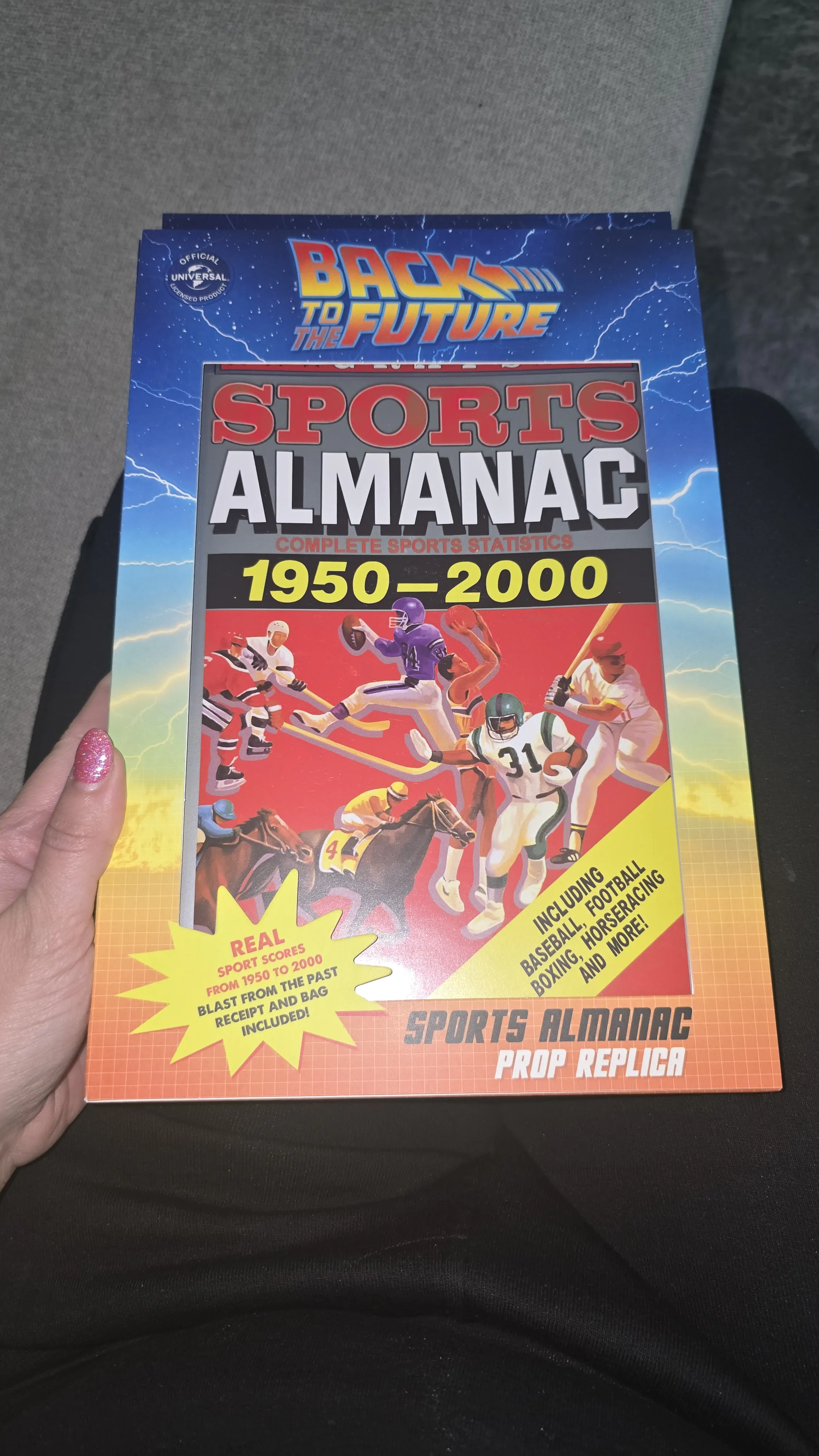 Back To The Future Prop Replica 1/1 Almanah Sportiv poza produsului