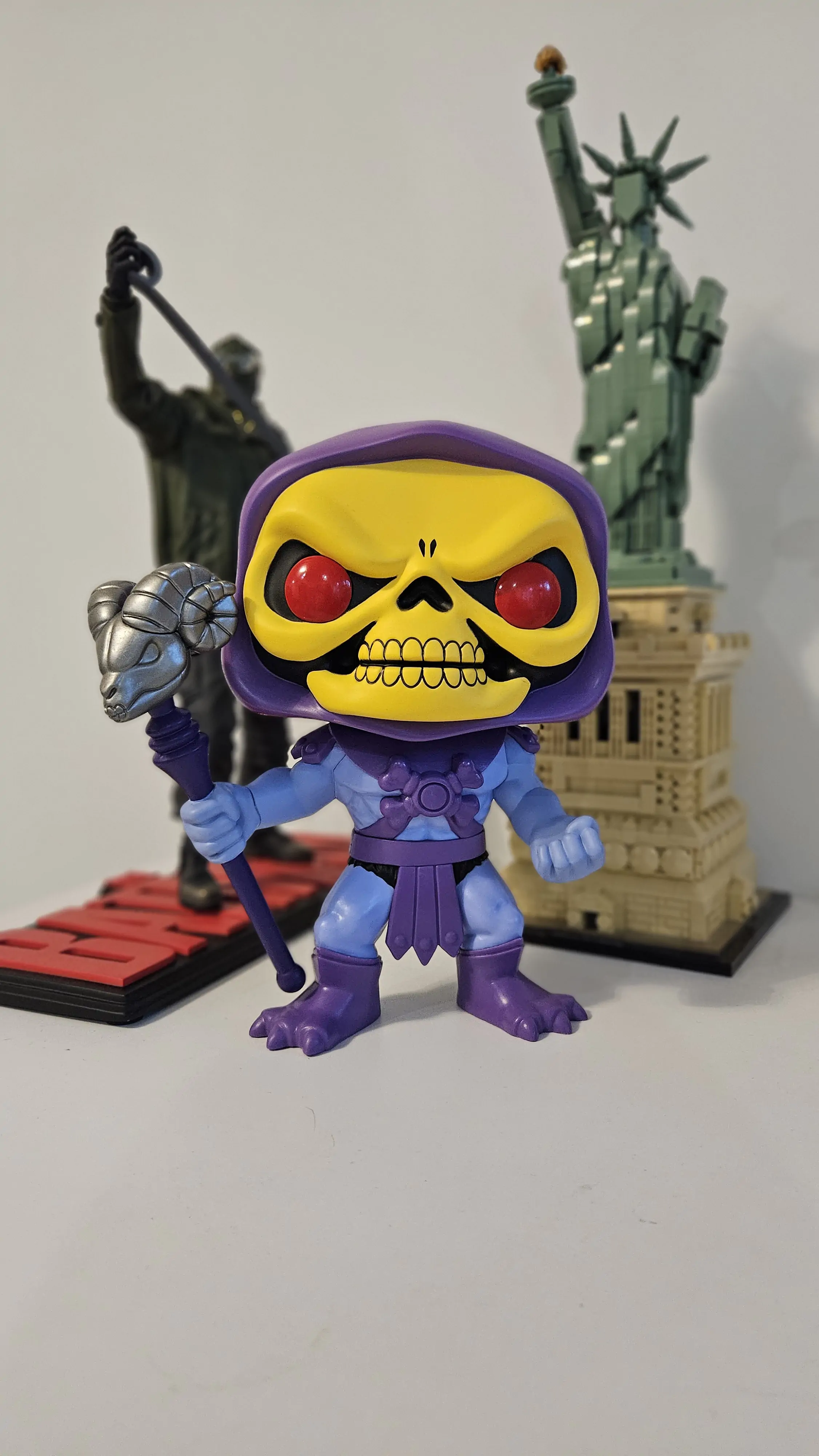 Masters of the Universe Super Sized POP! Animation Figurina de vinil Skeletor 25 cm poza produsului