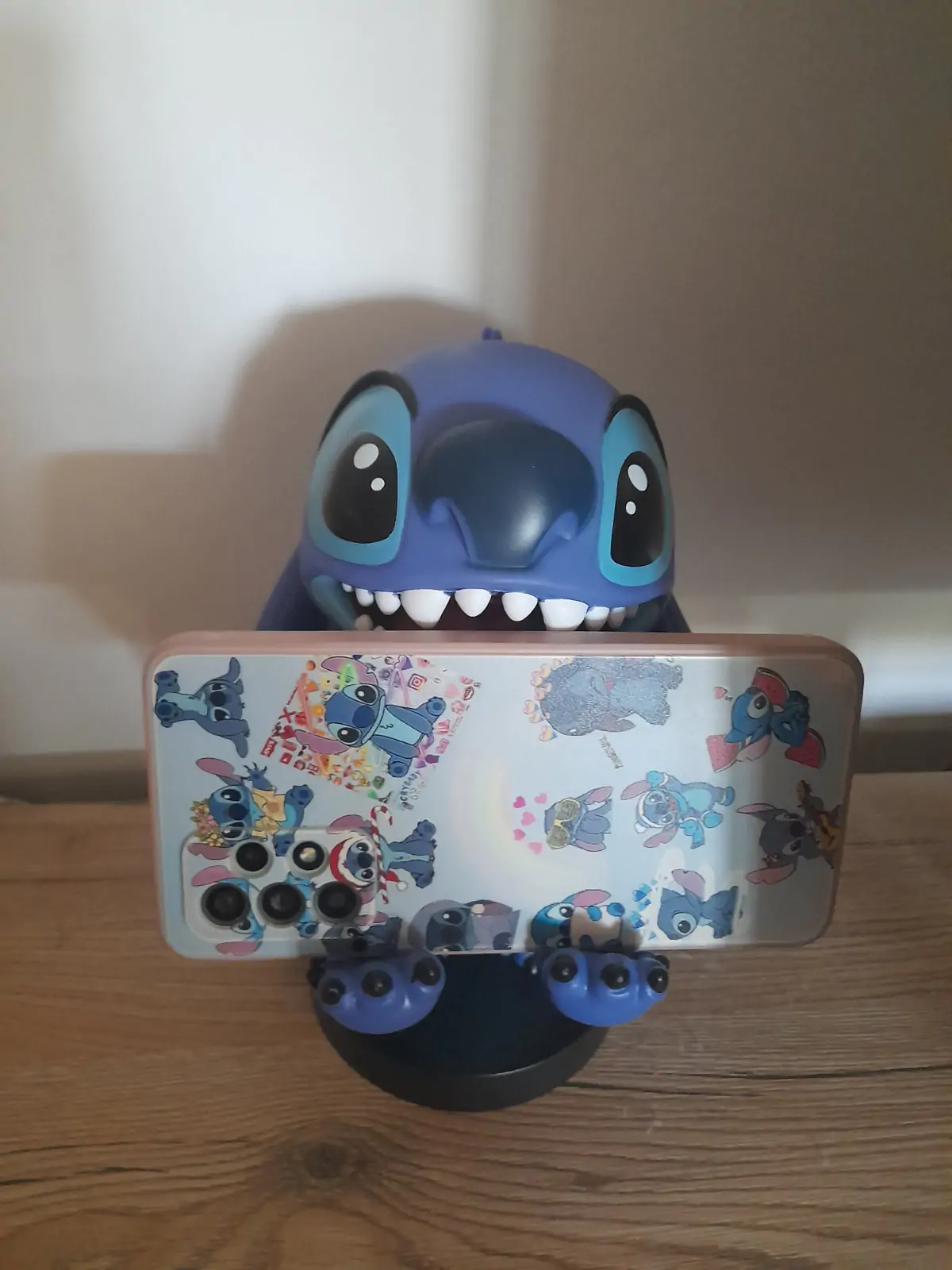 Lilo & Stitch Cable Guys Suport de încărcare Smiley Stitch 21 cm poza produsului