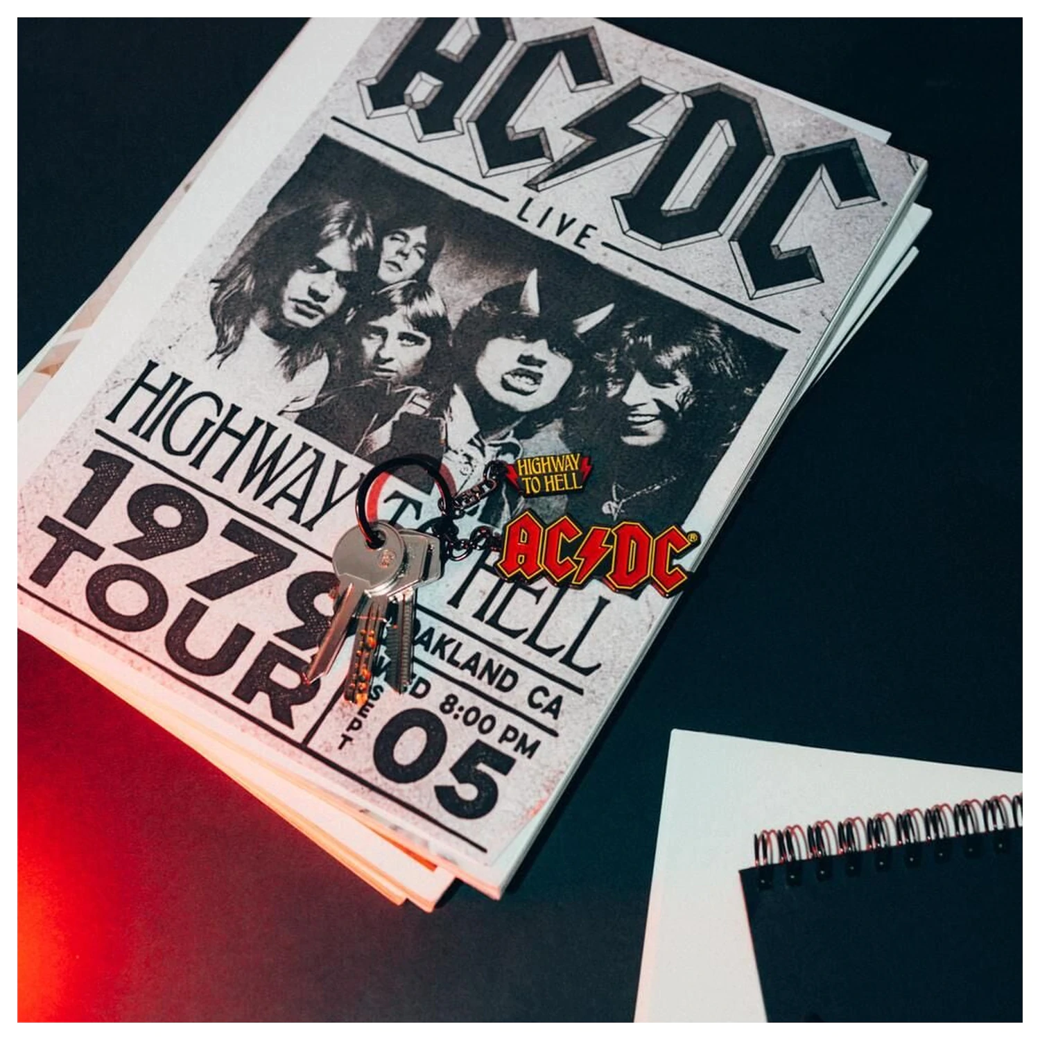 Breloc AC/DC poza produsului