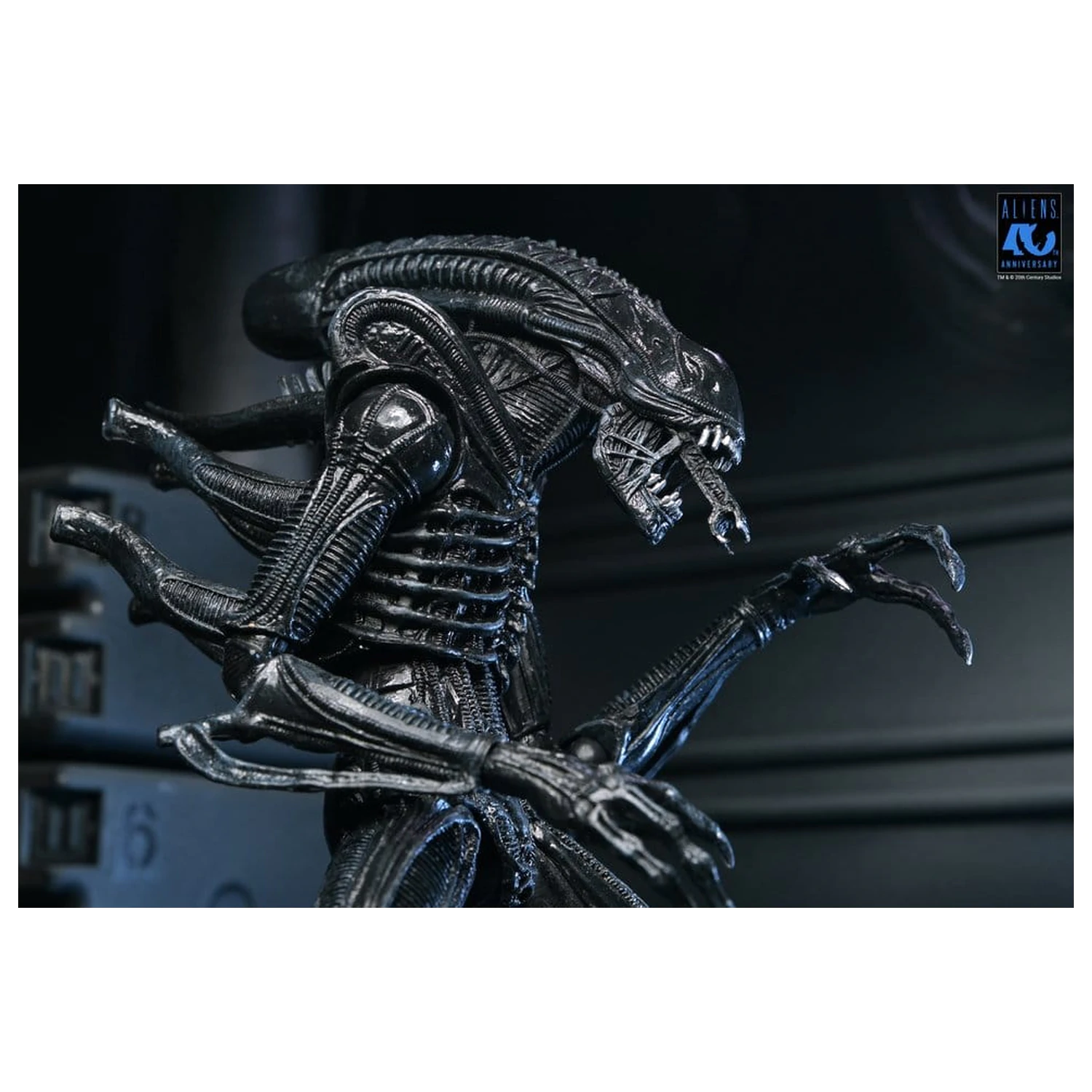 Aliens Ultimate Action Figure Warrior (1986) Xenomorph Black (40th Anniversary) 23 cm poza produsului