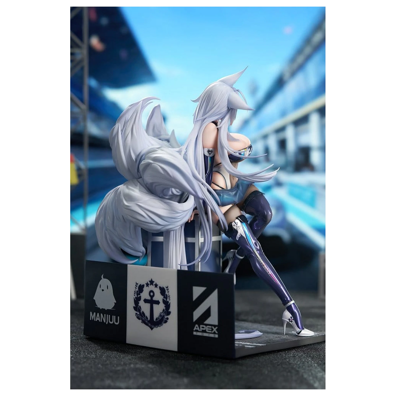 Azur Lane figurina PVC 1/7 Shinano Moonlit Chrome Ver. Acrylic Special Edition cu display 25 cm poza produsului