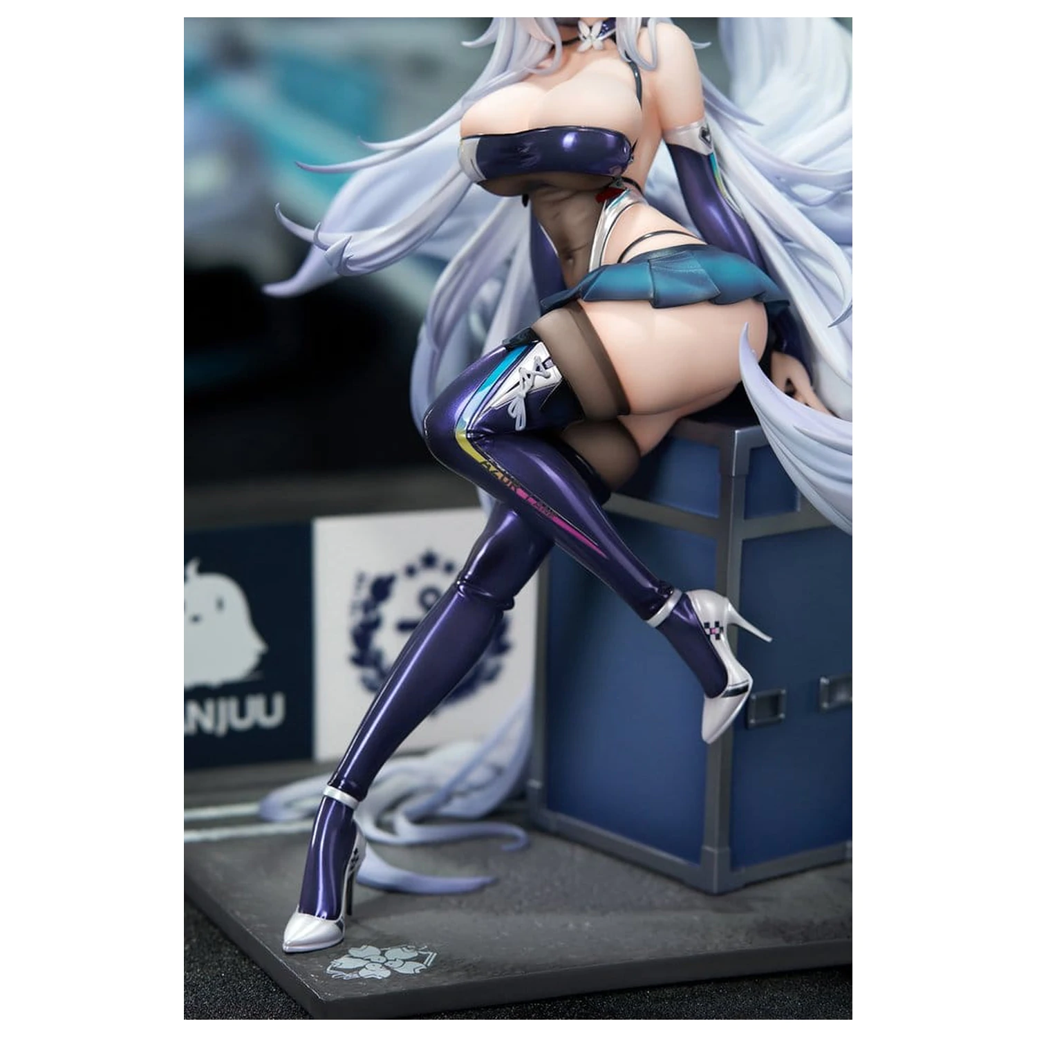 Azur Lane figurina PVC 1/7 Shinano Moonlit Chrome Ver. Acrylic Special Edition cu display 25 cm poza produsului