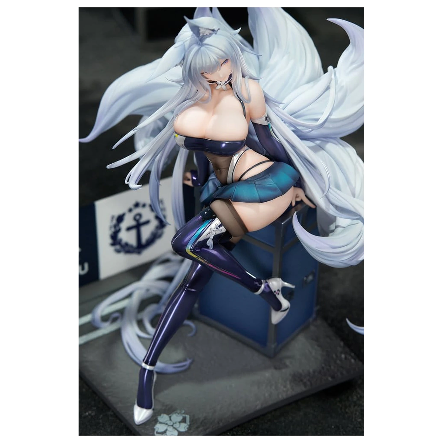 Azur Lane figurina PVC 1/7 Shinano Moonlit Chrome Ver. Acrylic Special Edition cu display 25 cm poza produsului