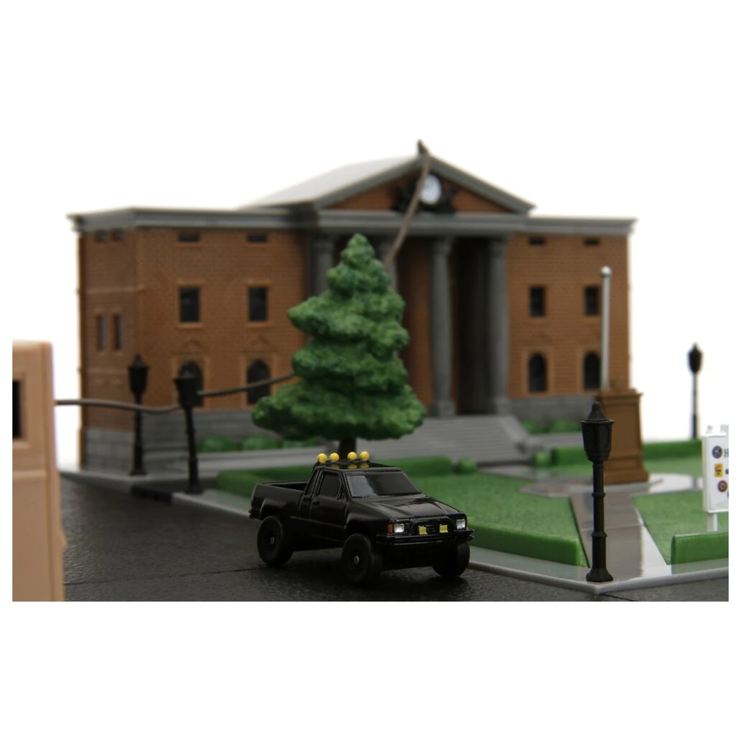 Back To The Future Hill Valley Courthouse Square diorama replica poza produsului