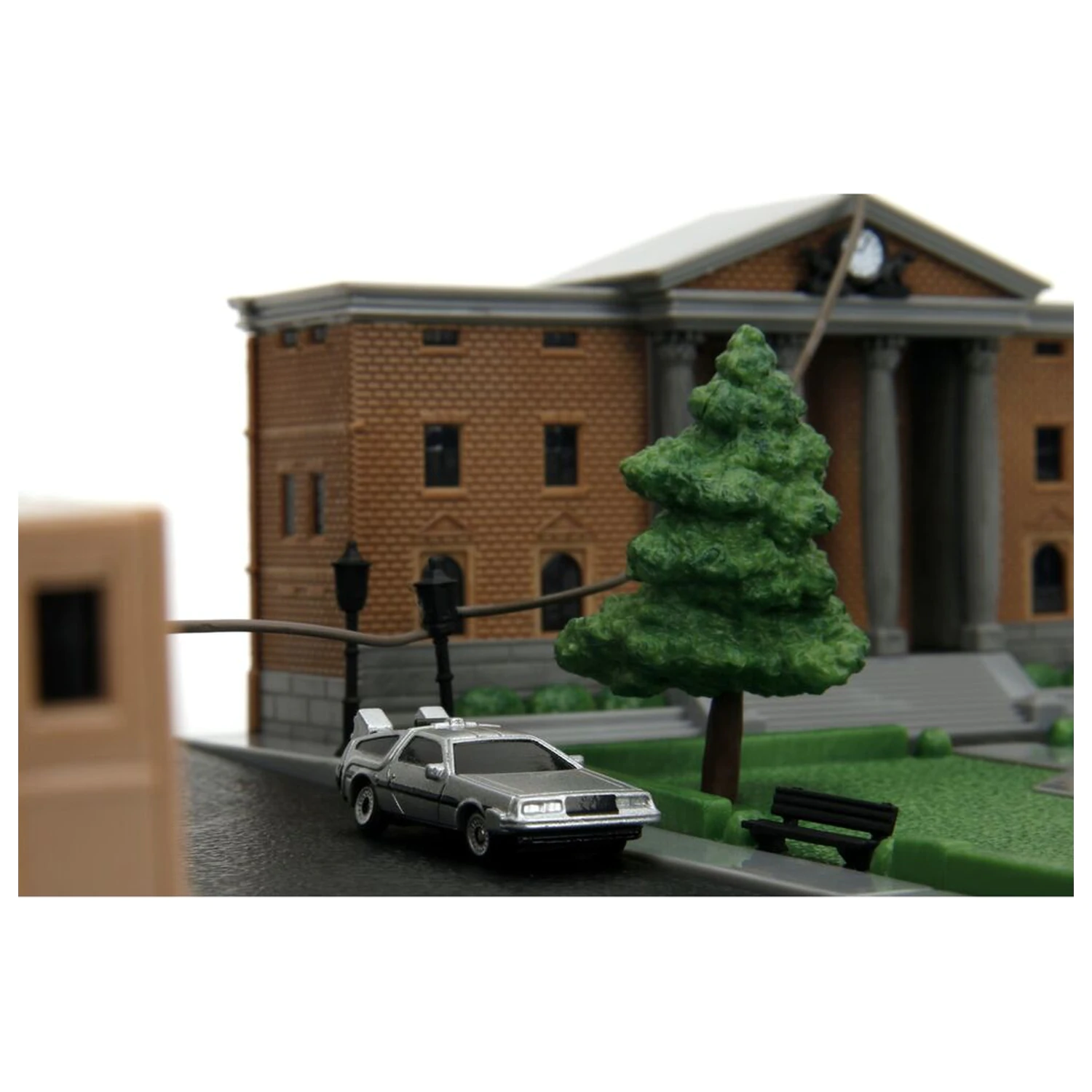 Back To The Future Hill Valley Courthouse Square diorama replica poza produsului
