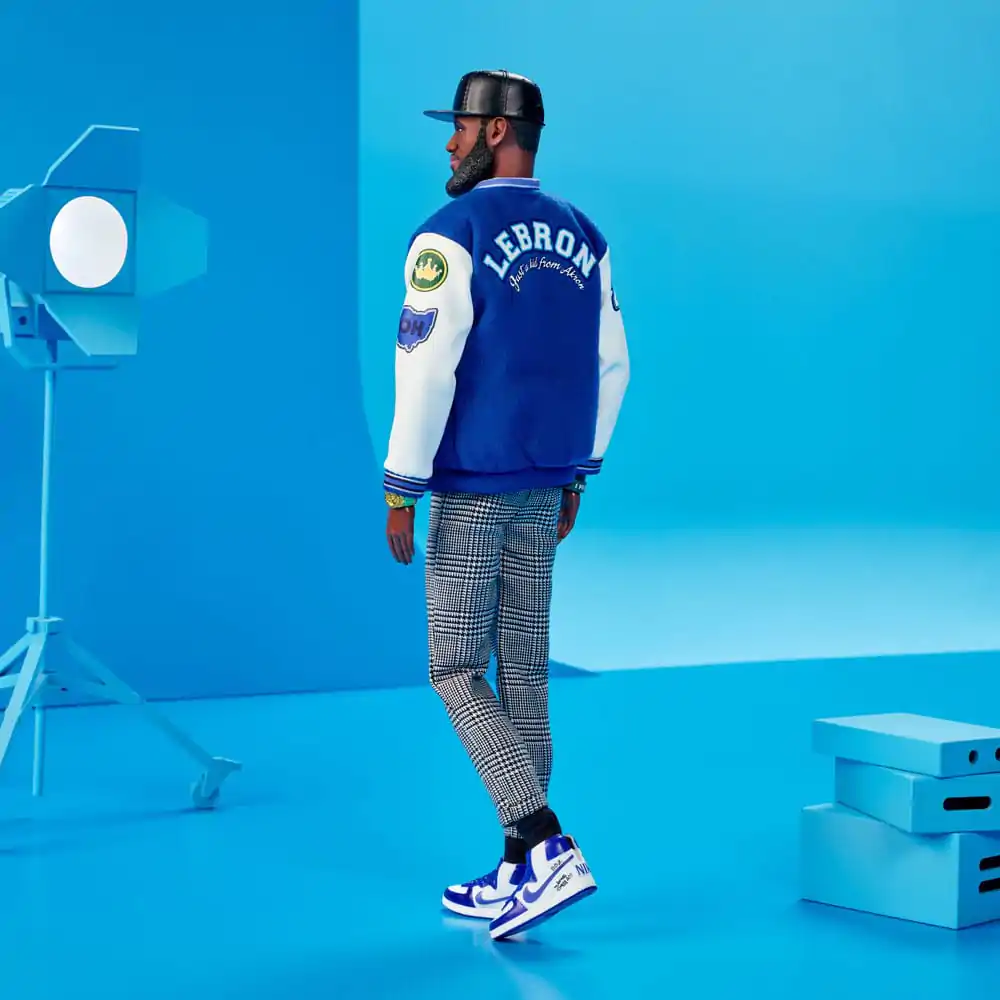 Păpușă Barbie Signature Fashion Kenbassador Lebron James poza produsului