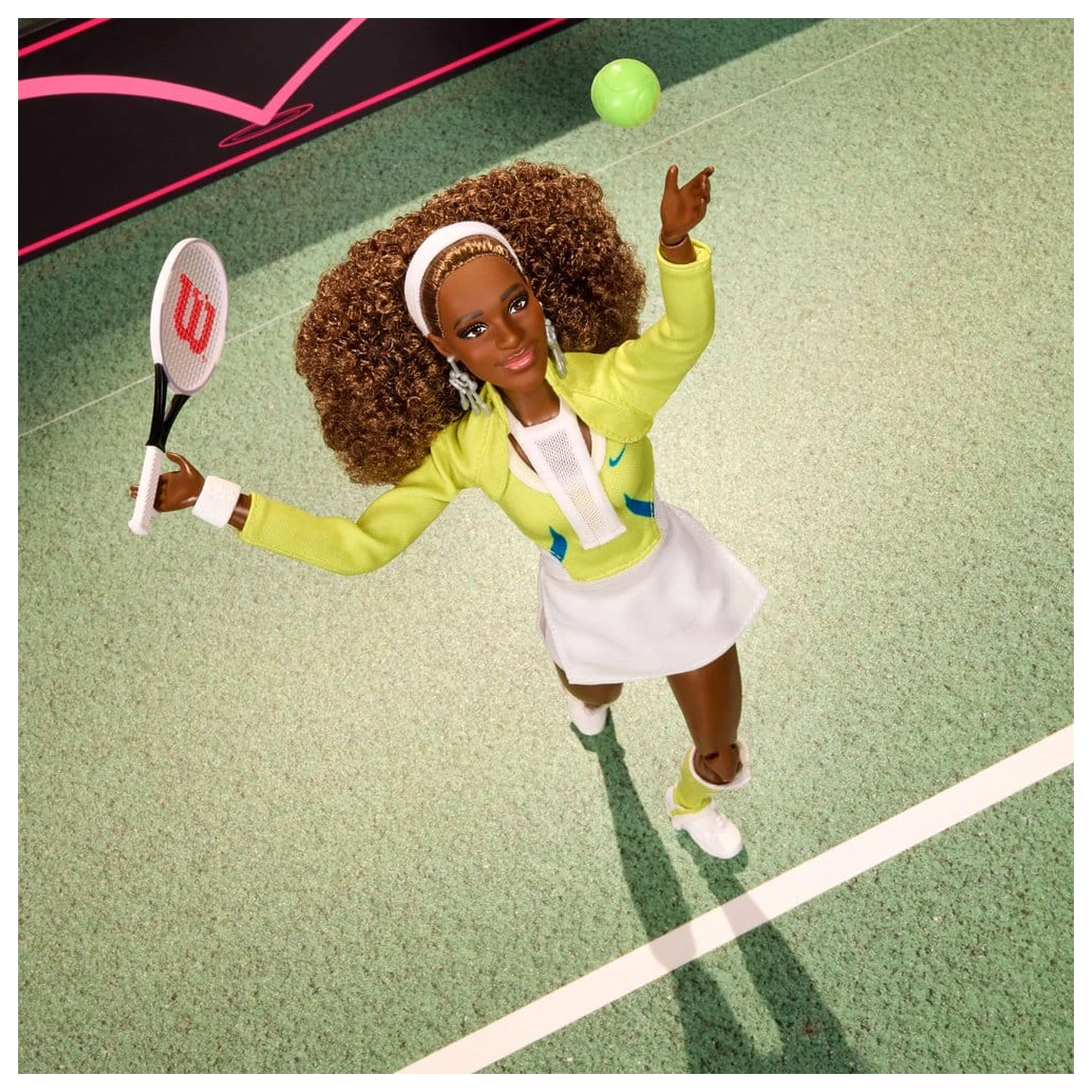 Pusa Barbie Signature Serena Williams poza produsului