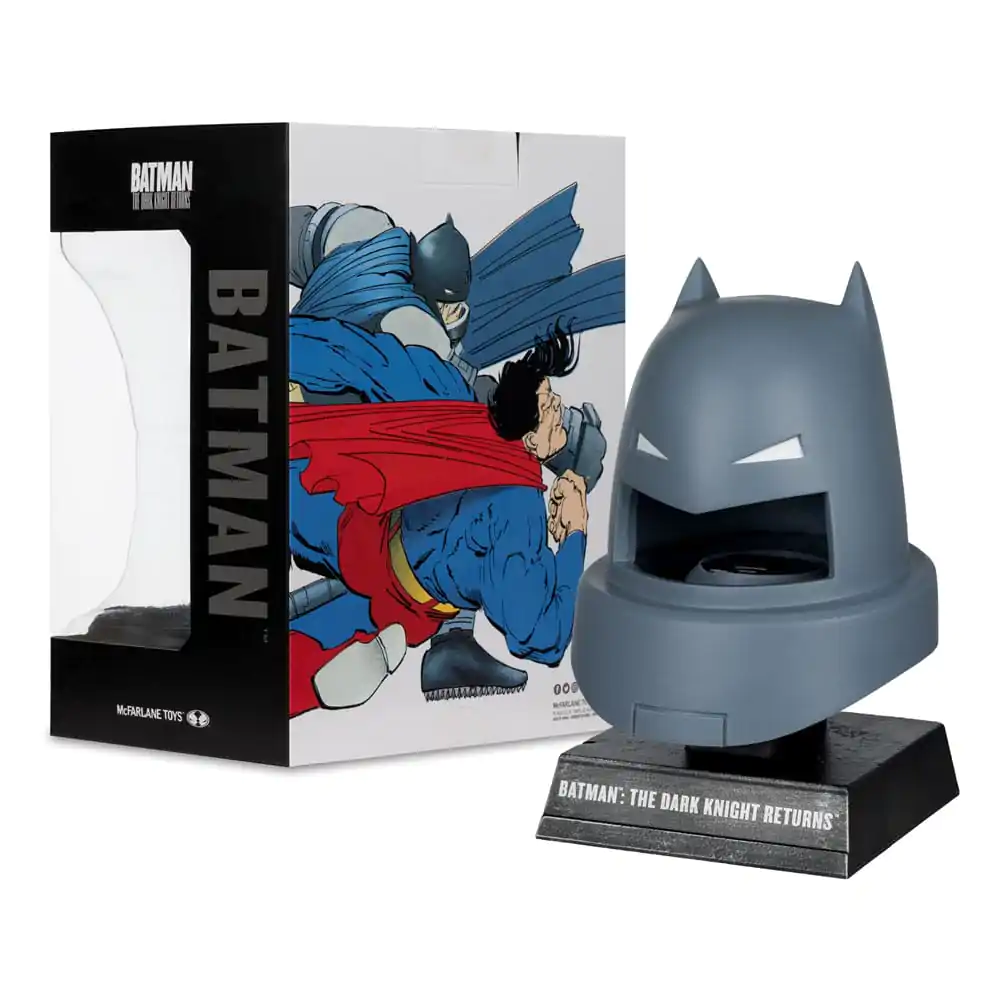 Batman DC Direct Mini Replica 1/3 Armoured Batman Cowl (Dark Knight Returns) 18 centimetri poza produsului