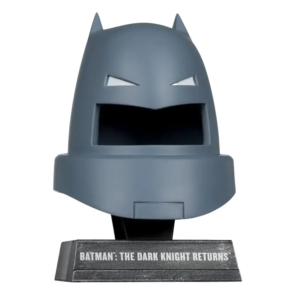 Batman DC Direct Mini Replica 1/3 Armoured Batman Cowl (Dark Knight Returns) 18 centimetri poza produsului
