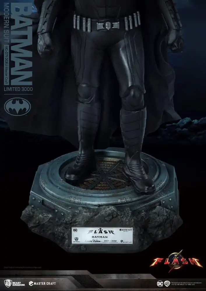 Batman Master Craft Statuie Batman Modern Suit 42 cm poza produsului