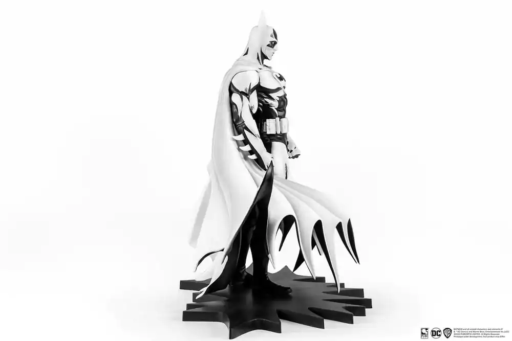 Statuie PVC Batman PX 1/8 SDCC 2024 Batman Black & White Version 27 cm poza produsului