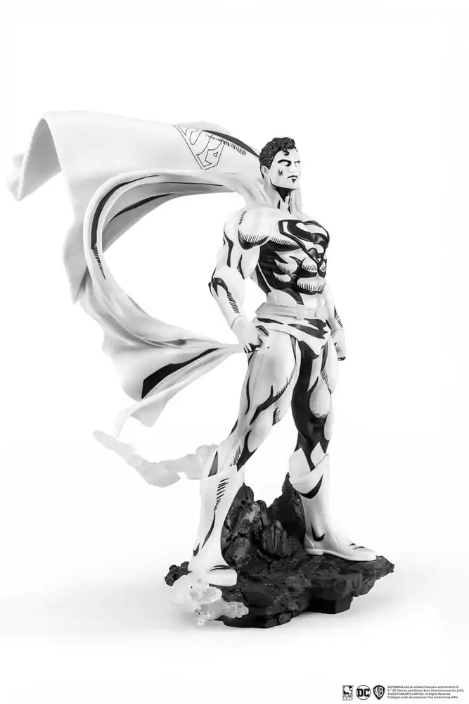 Batman statuie PVC 1/8 SDCC 2024 Superman Black & White Version 30 cm poza produsului