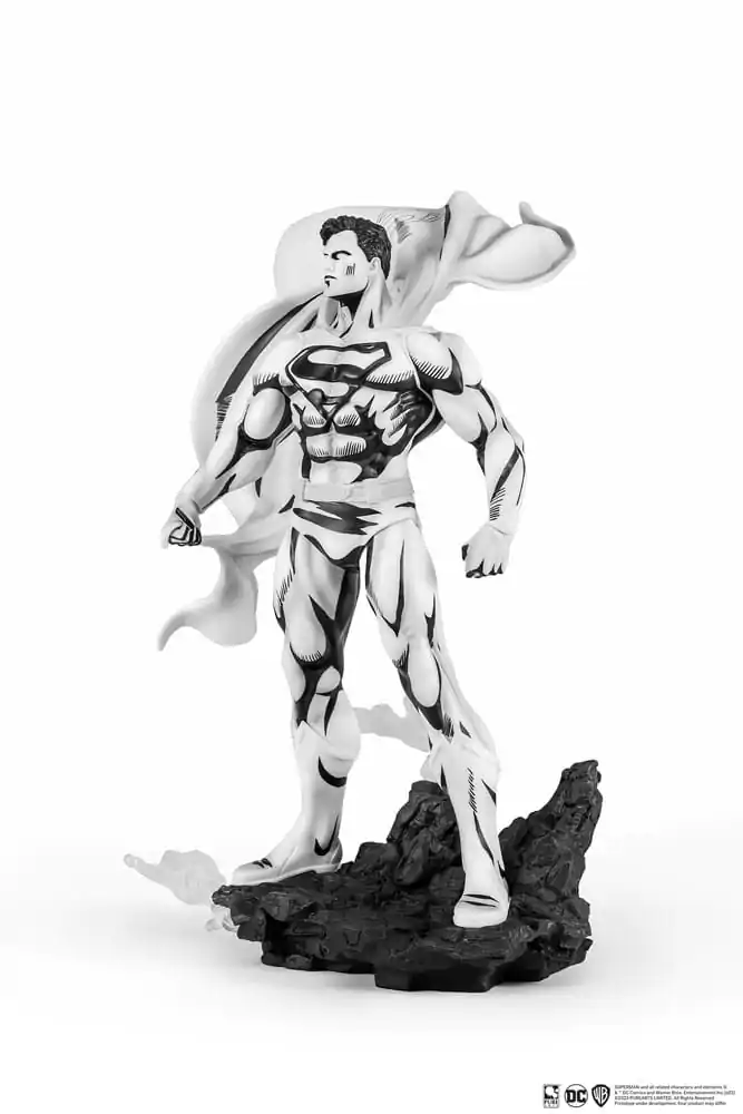 Batman statuie PVC 1/8 SDCC 2024 Superman Black & White Version 30 cm poza produsului