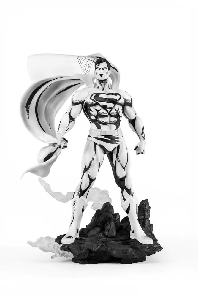 Batman statuie PVC 1/8 SDCC 2024 Superman Black & White Version 30 cm poza produsului