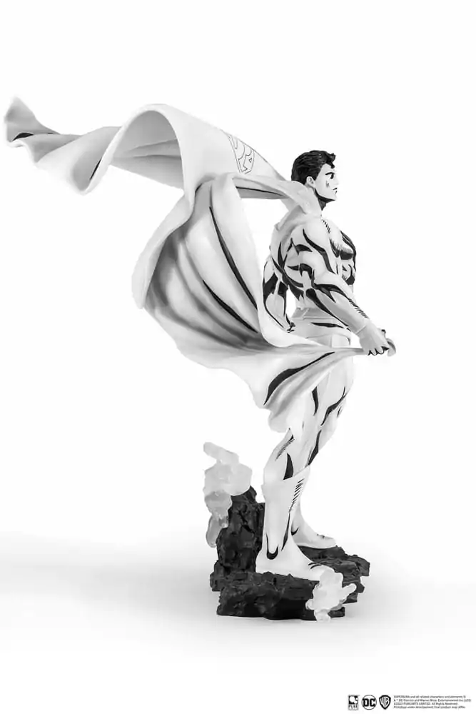 Batman statuie PVC 1/8 SDCC 2024 Superman Black & White Version 30 cm poza produsului