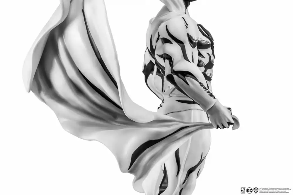 Batman statuie PVC 1/8 SDCC 2024 Superman Black & White Version 30 cm poza produsului