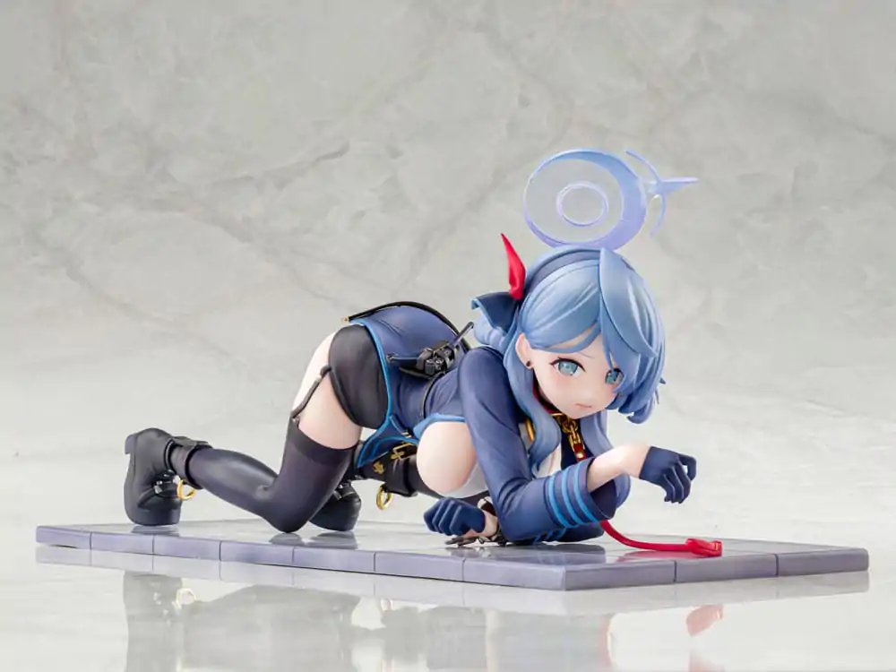 Statuie PVC Blue Archive 1/7 Ako Memorial Lobby Ver. 23 cm poza produsului