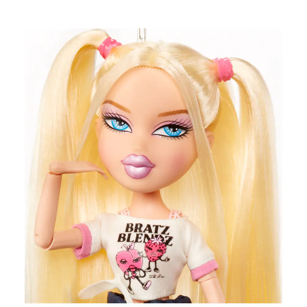 Papusa Bratz Stylin Cloe + tricou poza produsului