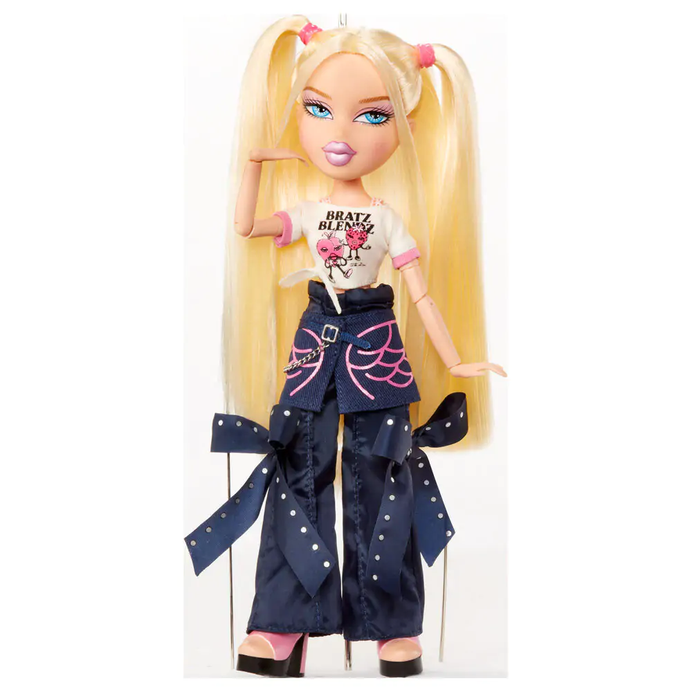 Papusa Bratz Stylin Cloe + tricou poza produsului