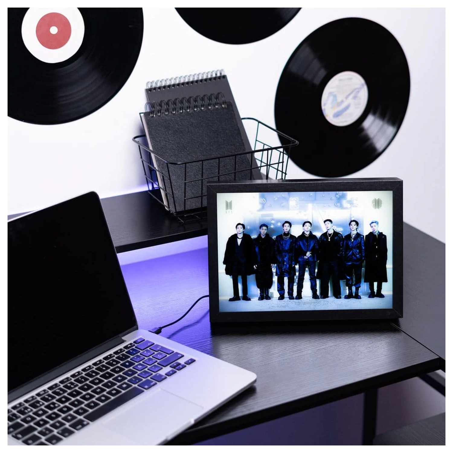 BTS Print LED incadrat poza produsului