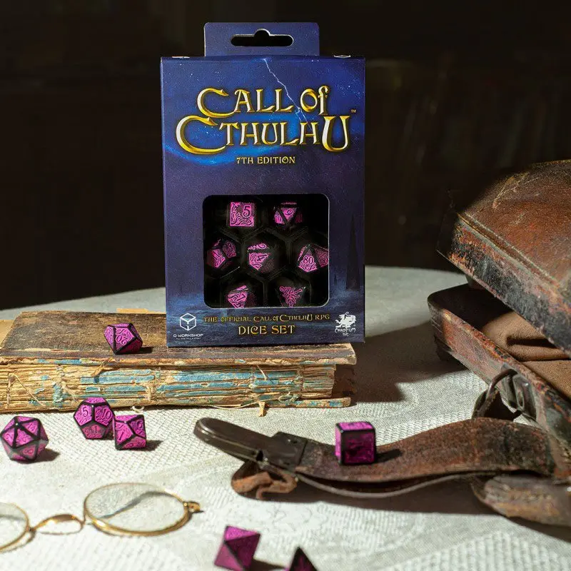 Set de zaruri Call of Cthulhu Ediția a 7-a Negru și Magenta (7 bucăți) poza produsului