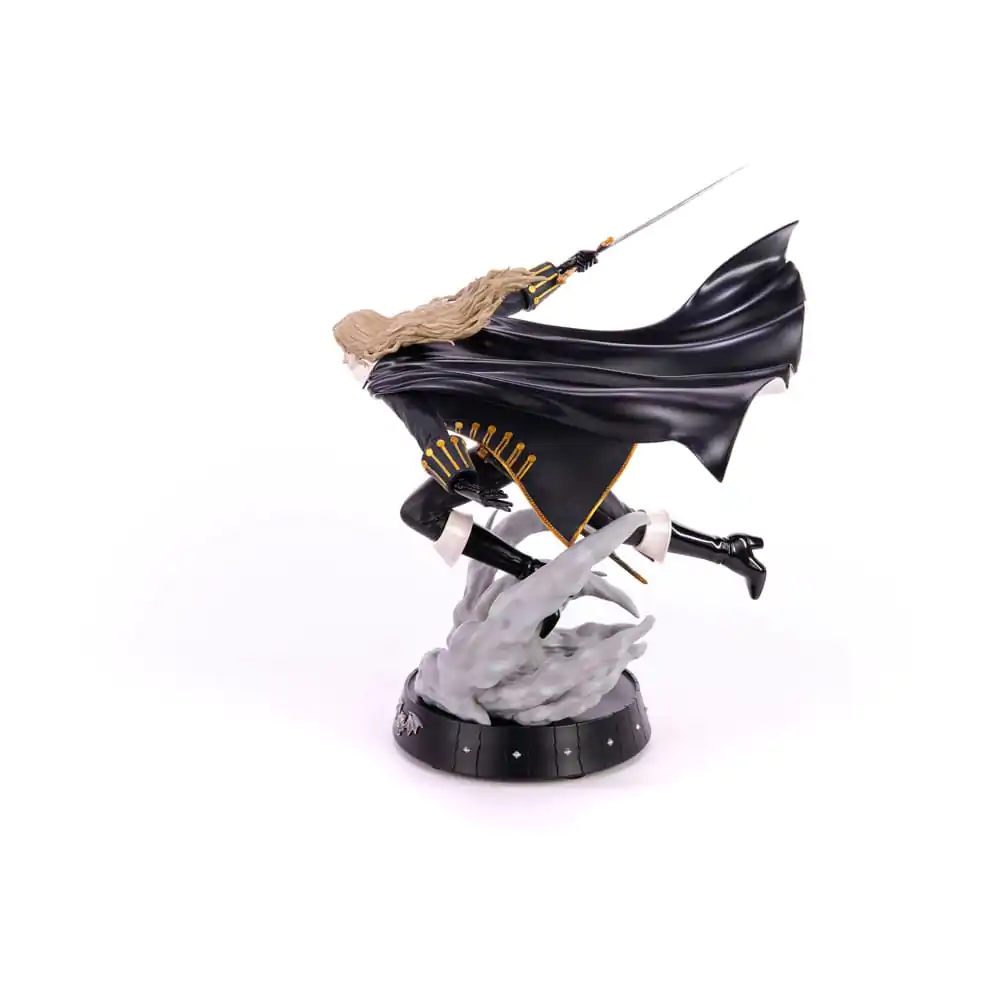 Castlevania Symphony of the Night Statuie Dash Attack Alucard 30 cm poza produsului