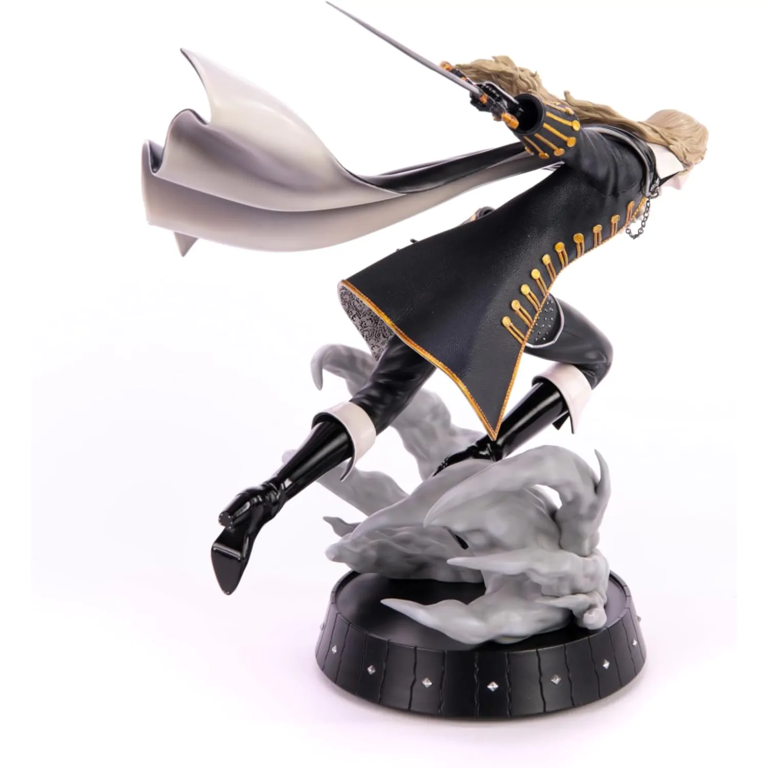 Castlevania Symphony of the Night Statuie Dash Attack Alucard 30 cm poza produsului
