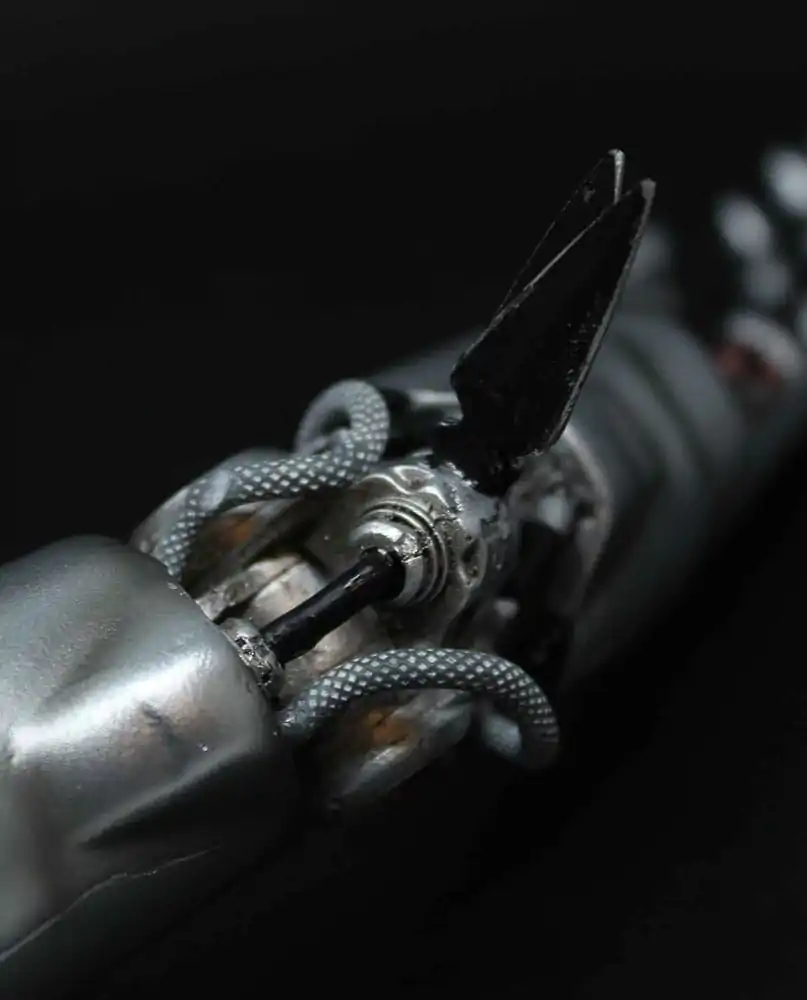 Cyberpunk: Edgerunners Replică Braț Silverhand 30 cm poza produsului
