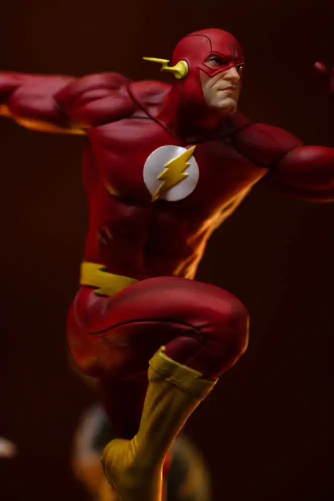 Statuie artistică DC Comics Art Scale 1/10 Flash 25 cm poza produsului