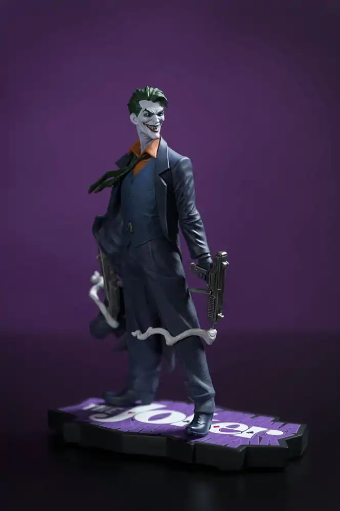 Statuie DC Direct 1/10 The Joker Purple Craze: The Joker by Gabriele Dell'Otto Limited Edition 19 cm poza produsului