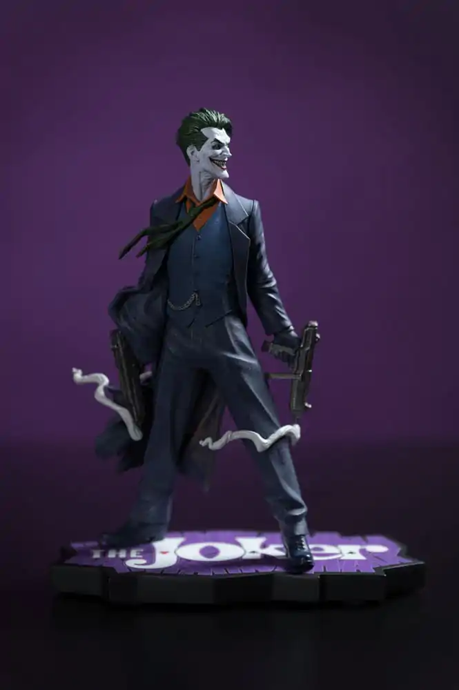 Statuie DC Direct 1/10 The Joker Purple Craze: The Joker by Gabriele Dell'Otto Limited Edition 19 cm poza produsului