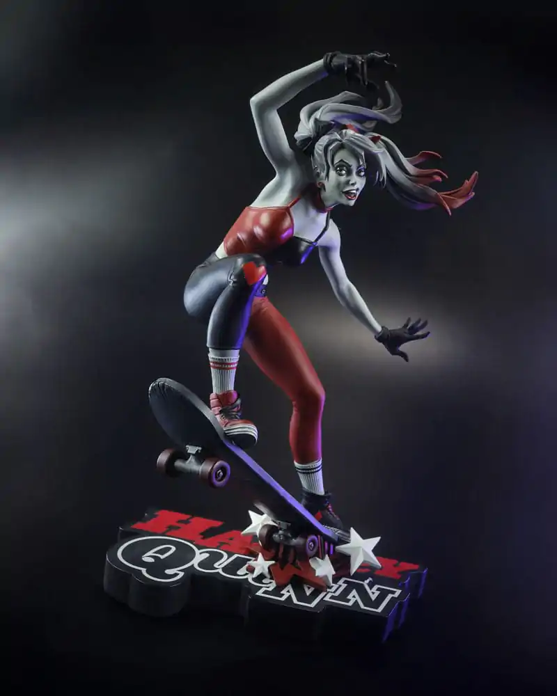 DC Direct Harley Quinn: Statuie Roșu, Alb & Negru 1/10 Harley Quinn de Ivan Tao 20 cm poza produsului