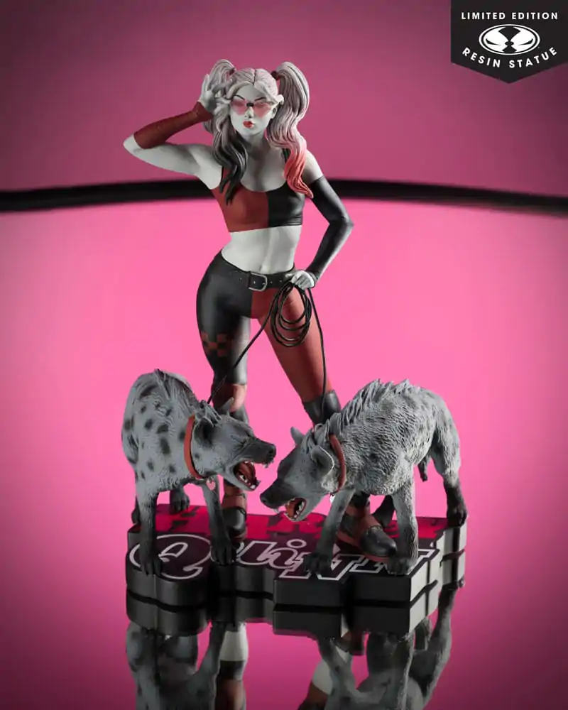 Statuie DC Direct Harley Quinn: Roșu, Alb & Negru 1/10 Harley Quinn de Jenny Frison 19 cm poza produsului