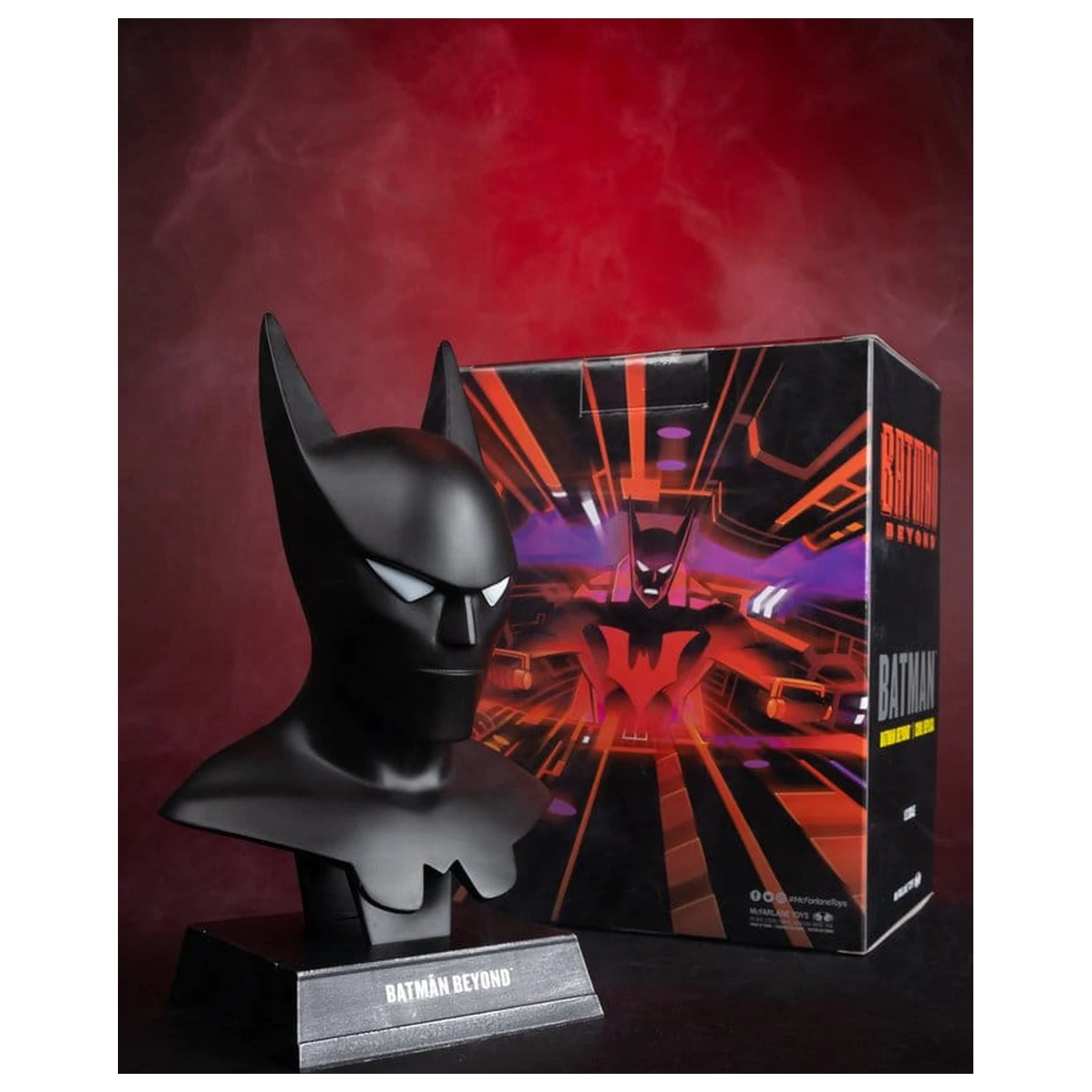 DC Direct Prop Replica 1/3 Batman Cowl (Batman Beyond Animated) 18 cm poza produsului