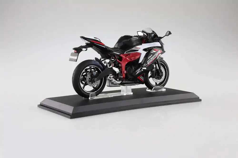 Statuetă Serie Motociclete Diecast 1/12 Kawasaki Ninja ZX-25R Metallic Spark Black×Peal Flat Stardust White 16 cm poza produsului