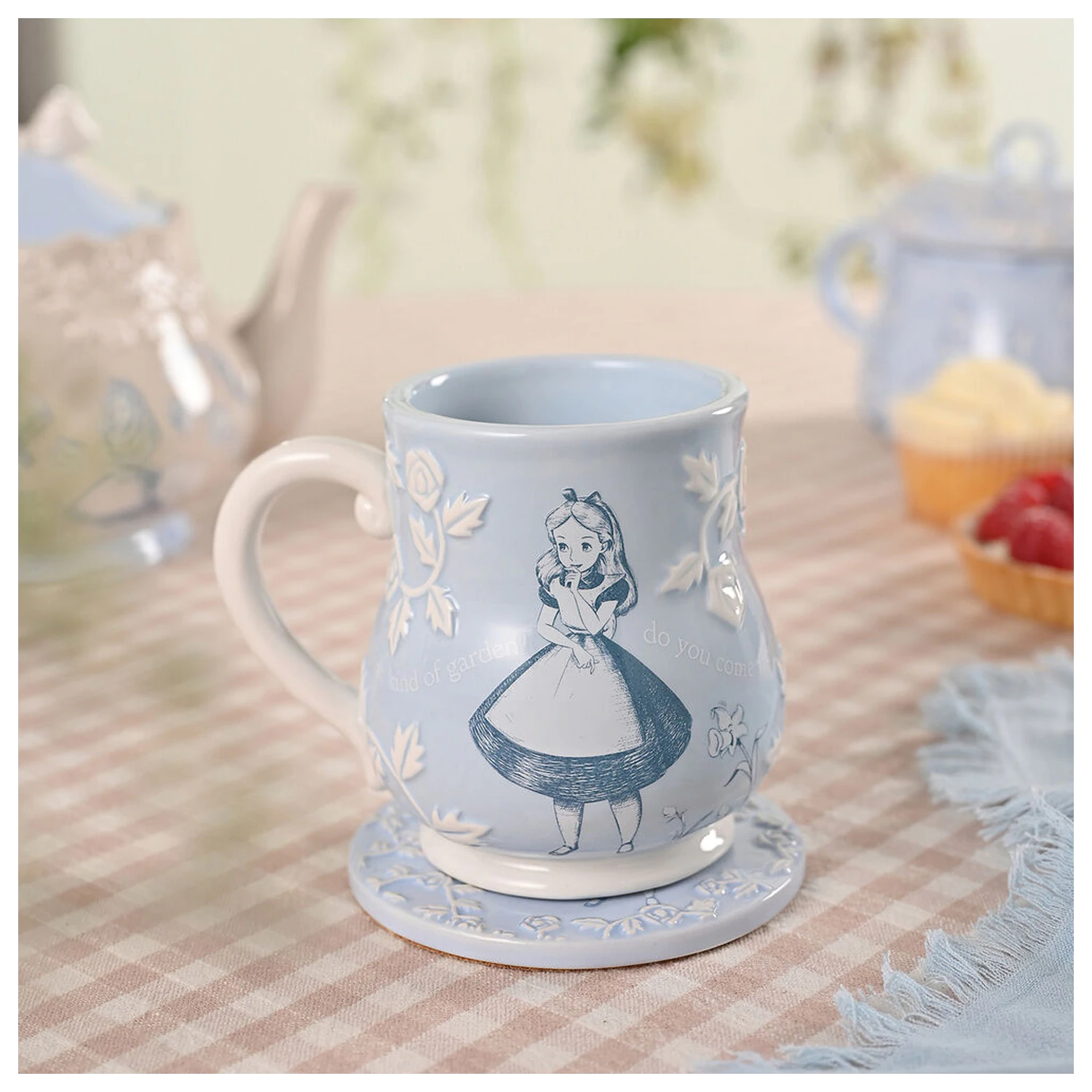 Disney Alice in Wonderland cana Alice poza produsului
