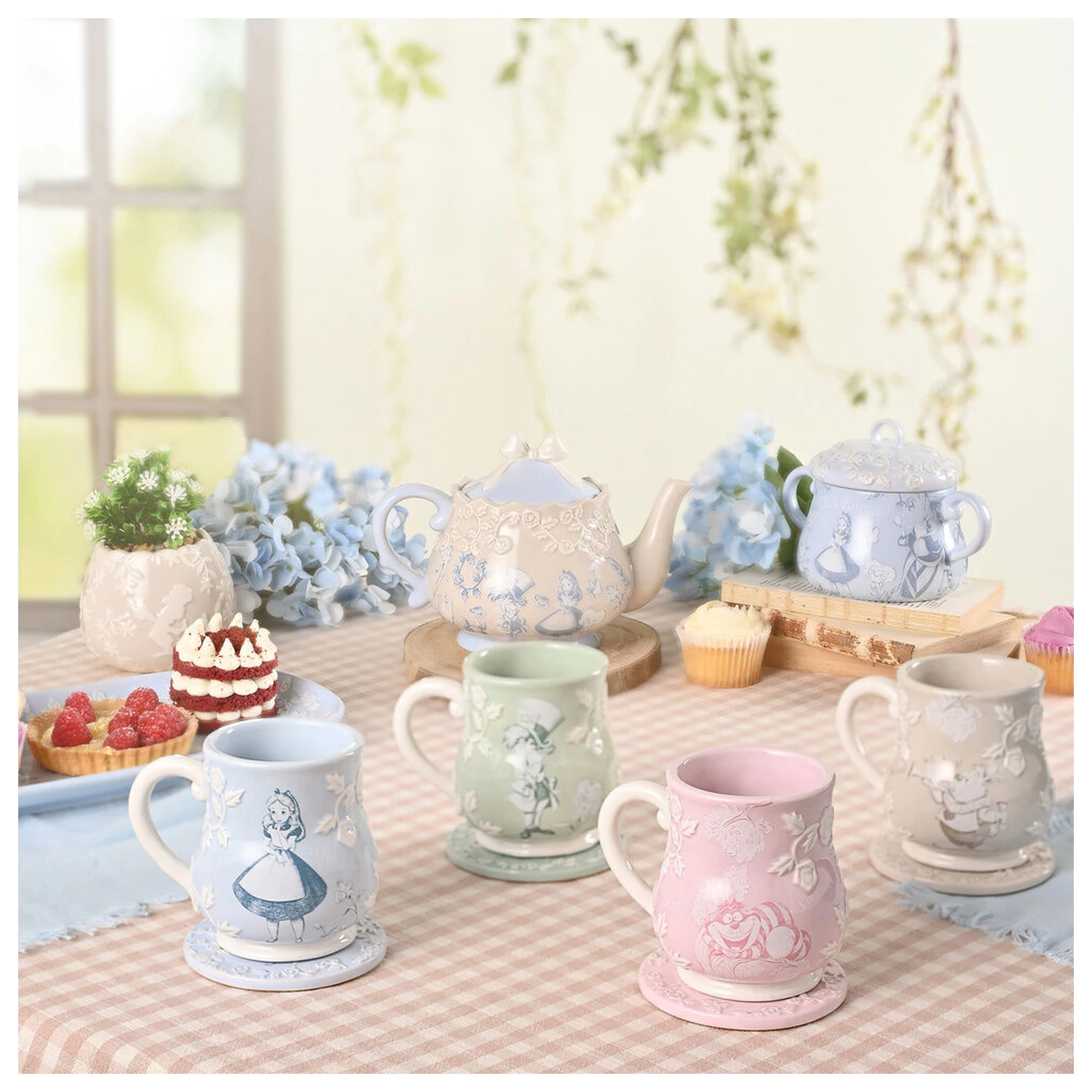 Disney Alice in Wonderland Mad Hatter cana poza produsului