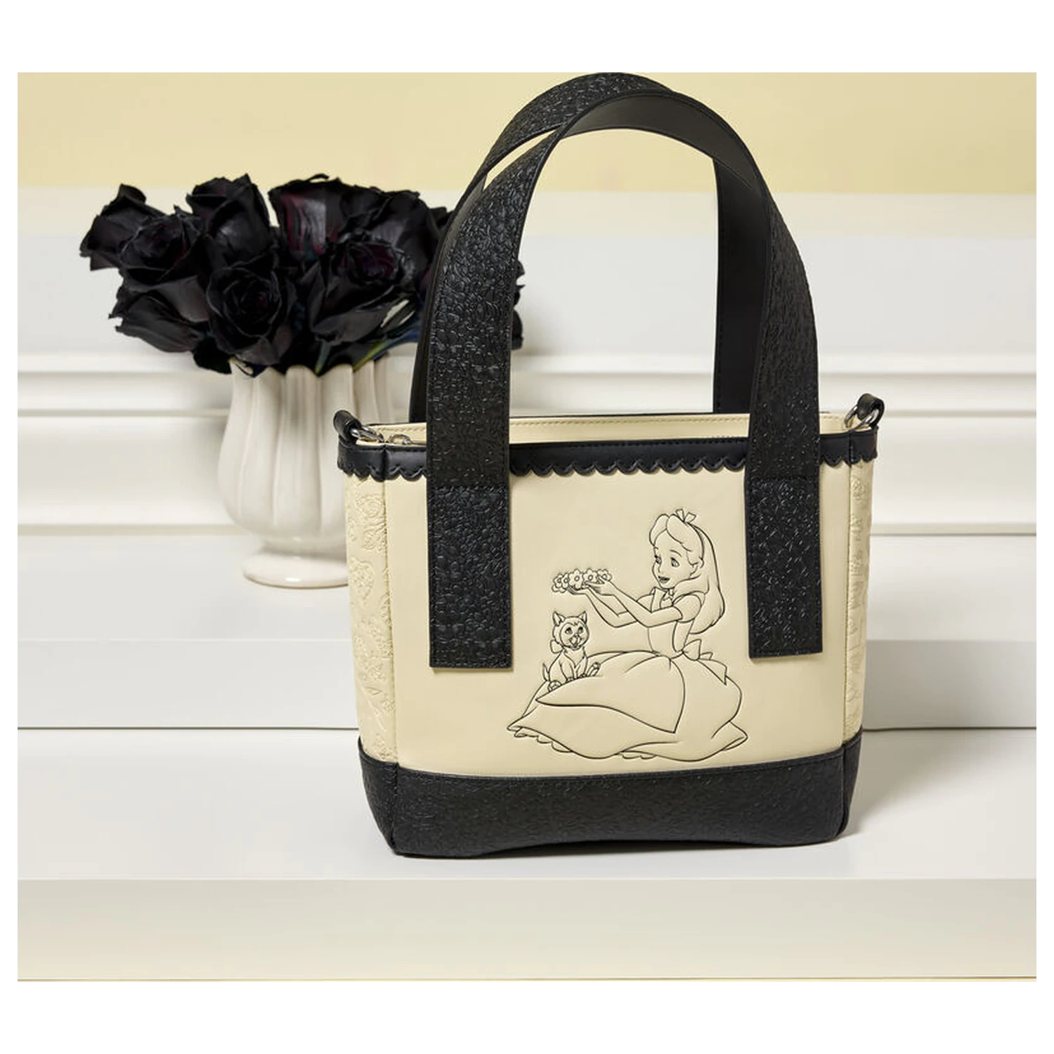 Geantă mini crossbody Disney Alice in Wonderland poza produsului