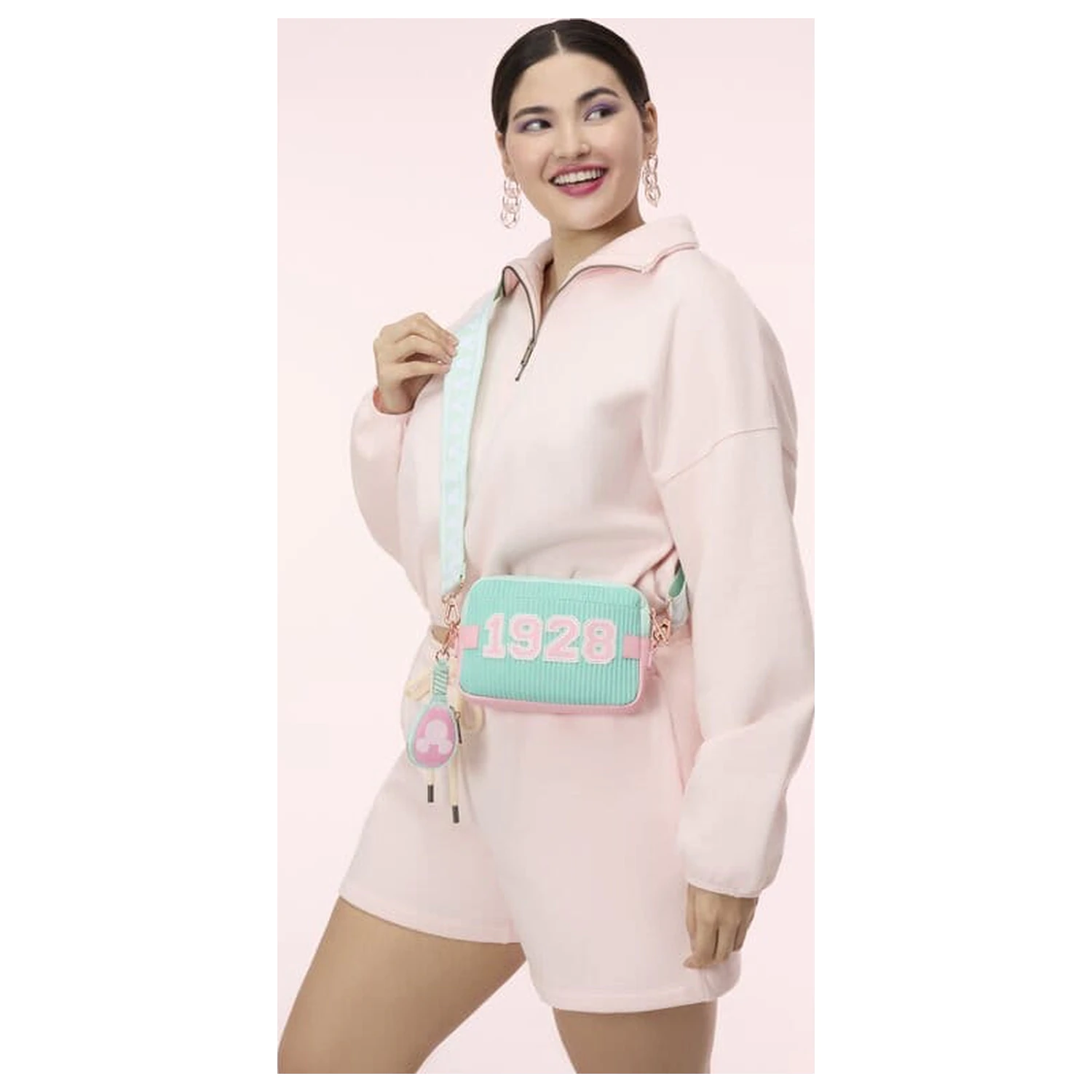 Disney by Loungefly Geanta Sling cu Portofel pentru monede Mickey & Friends Tennis poza produsului