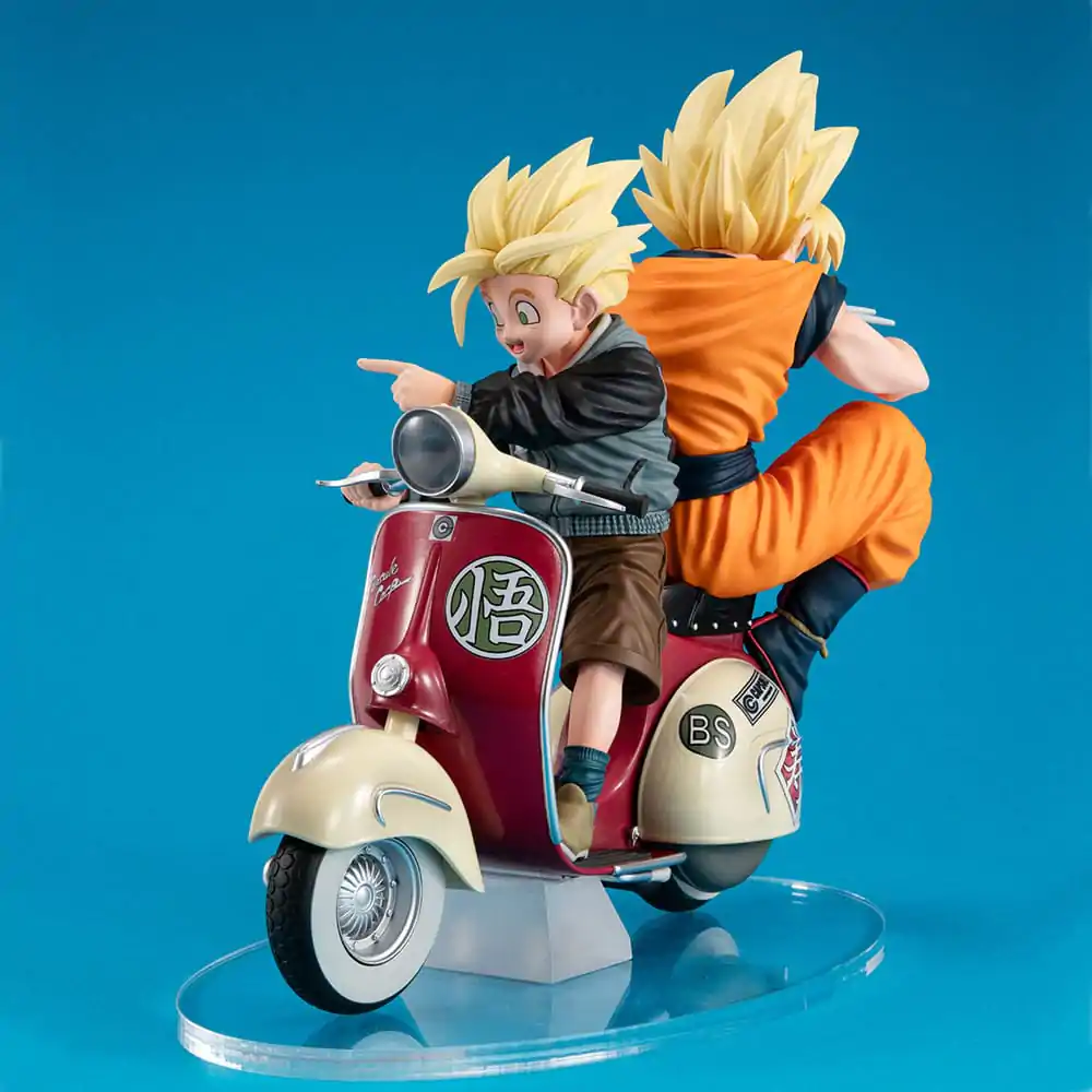 Dragonball Z 05 Diorama PVC de Birou Real McCoy Super Saiyan Son Goku & Super Saiyan Son Gohan & Motocicletă 16 cm poza produsului