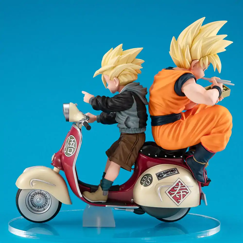 Dragonball Z 05 Diorama PVC de Birou Real McCoy Super Saiyan Son Goku & Super Saiyan Son Gohan & Motocicletă 16 cm poza produsului