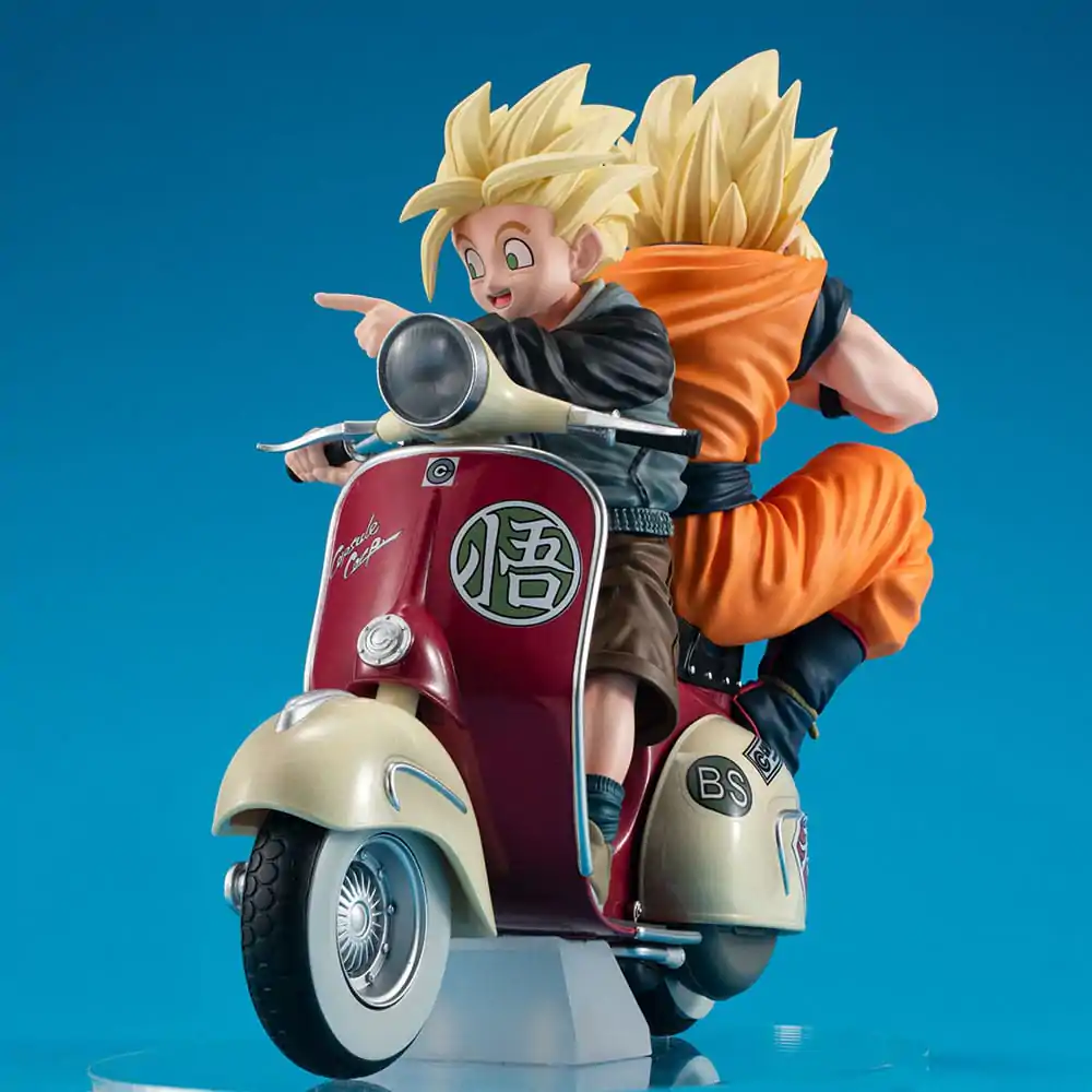 Dragonball Z 05 Diorama PVC de Birou Real McCoy Super Saiyan Son Goku & Super Saiyan Son Gohan & Motocicletă 16 cm poza produsului