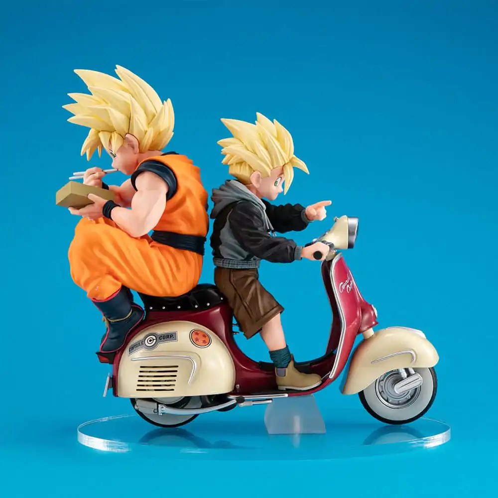 Dragonball Z 05 Diorama PVC de Birou Real McCoy Super Saiyan Son Goku & Super Saiyan Son Gohan & Motocicletă 16 cm poza produsului